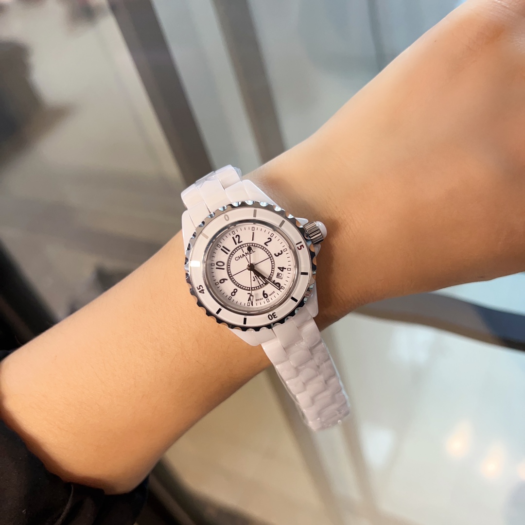 CHANELシャネル腕時計スーパーコピー 優雅 レディース 薄いワッチ レザー 33mmケース径 ホワイト_7