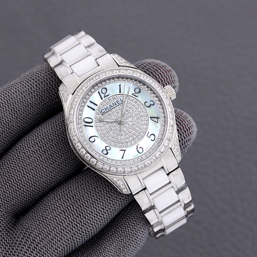 CHANELコピー腕時計 優雅 レディース専用 薄いワッチ プレゼント 新商品 2色 シルバー_1