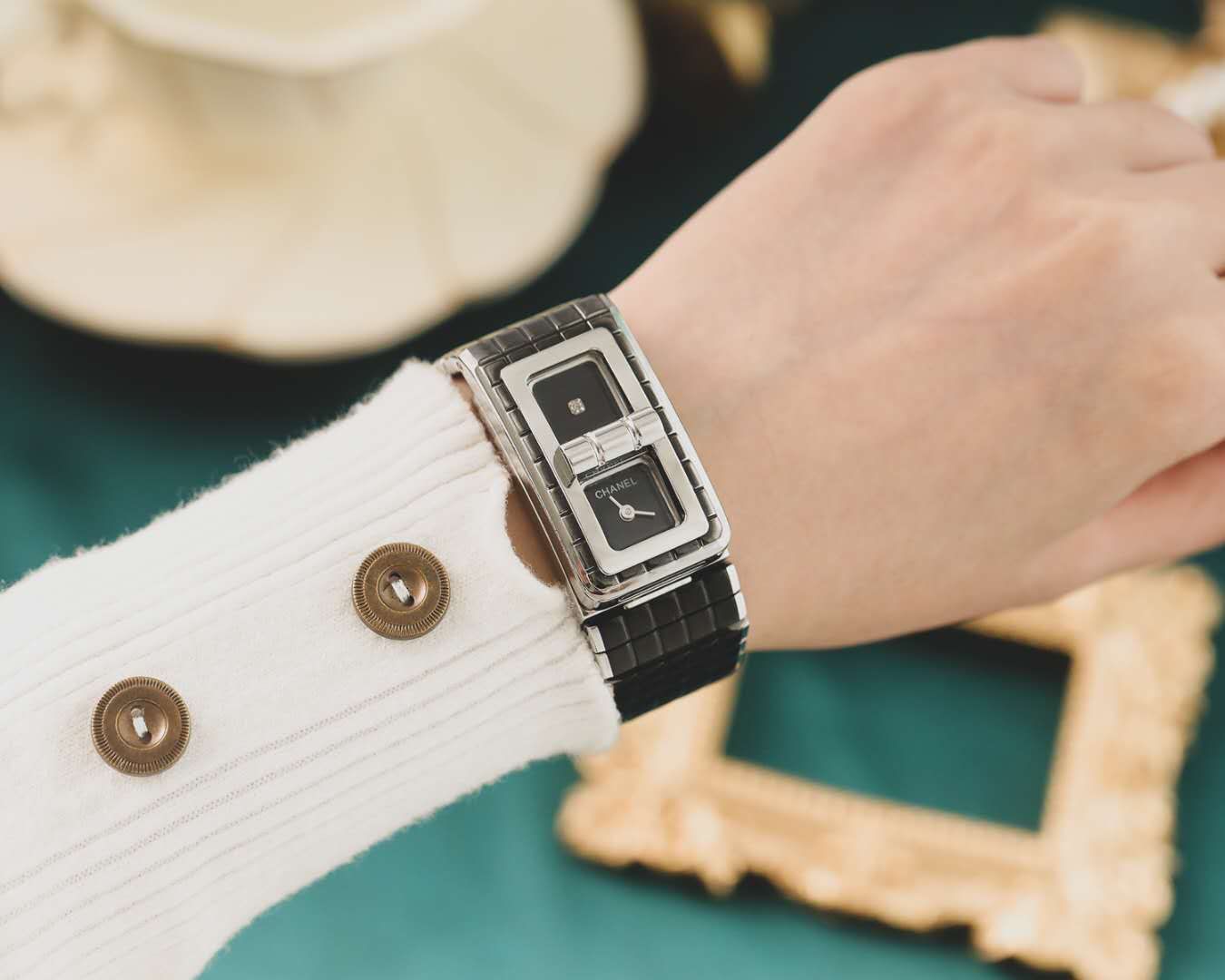 CHANEL腕時計スーパーコピー商品 優雅 レディース専用 薄いワッチ プレゼント 新商品 角形 ブラック_2