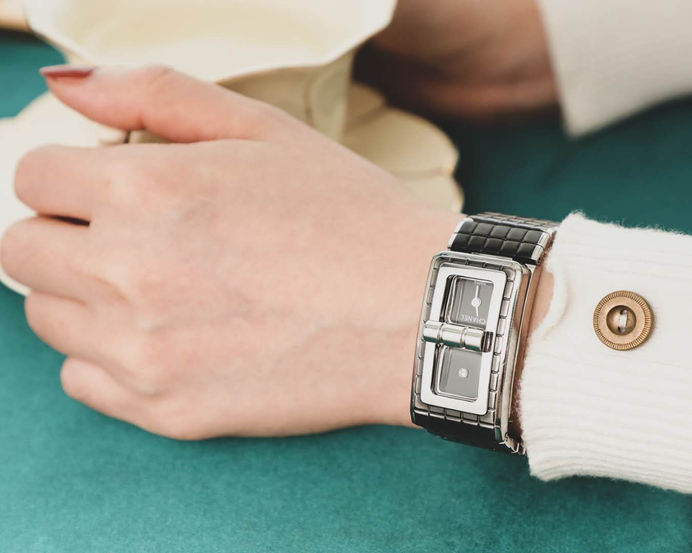 CHANEL腕時計スーパーコピー商品 優雅 レディース専用 薄いワッチ プレゼント 新商品 角形 ブラック_5
