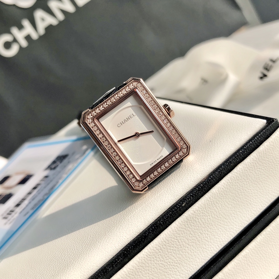CHANELシャネル腕時計スーパーコピー 優雅 レディース専用 薄いワッチ プレゼント 新商品 ダイヤモンド 角形 ブラック_2