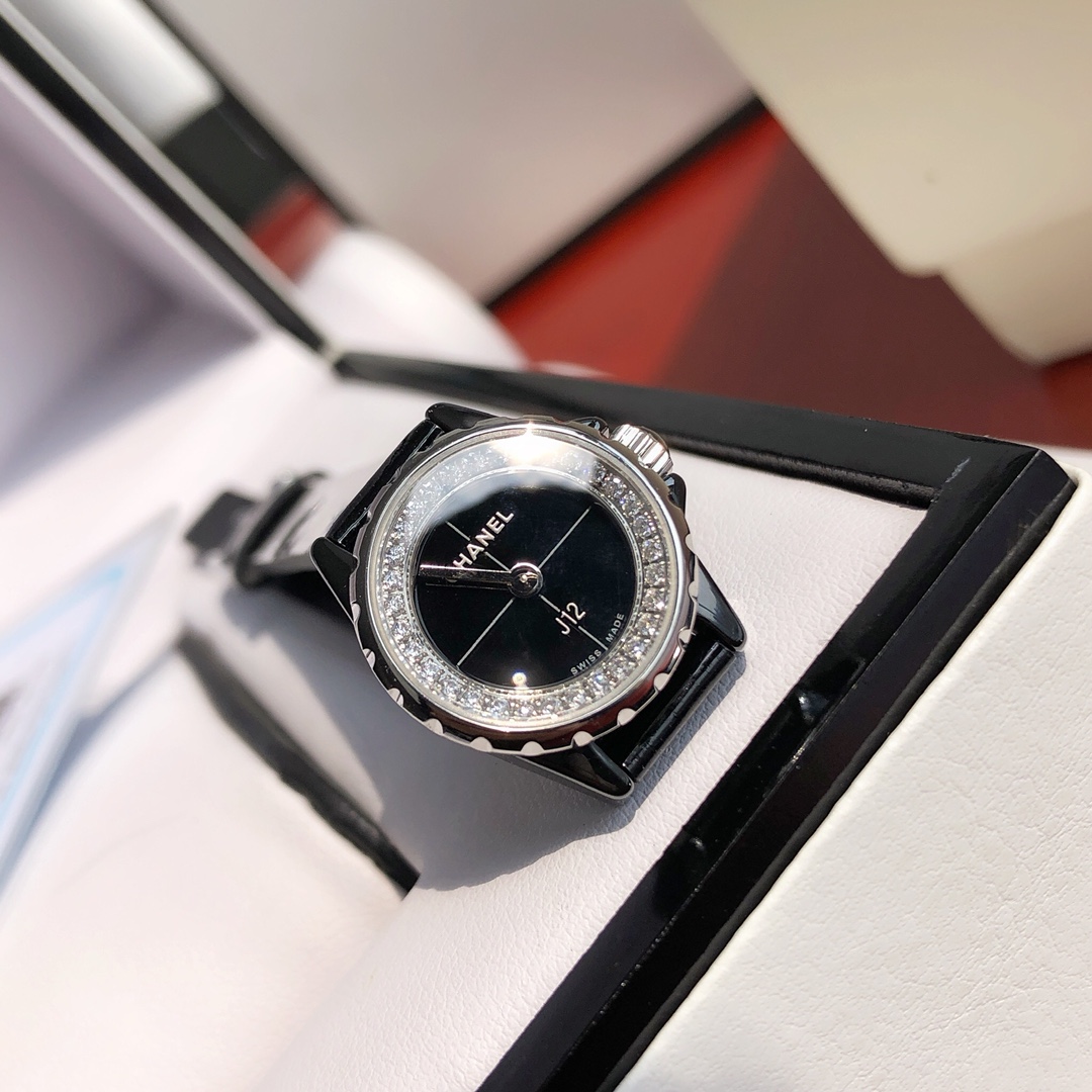 CHANELシャネル腕時計激安通販 優雅 レディース専用 薄いワッチ プレゼント ダイヤモンド 丸形 ブラック シルバー_3