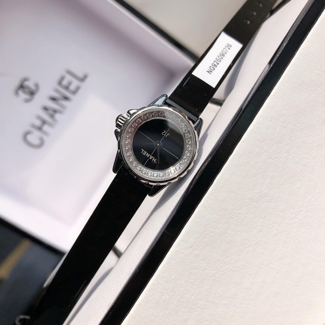 CHANELシャネル腕時計激安通販 優雅 レディース専用 薄いワッチ プレゼント ダイヤモンド 丸形 ブラック シルバー_5