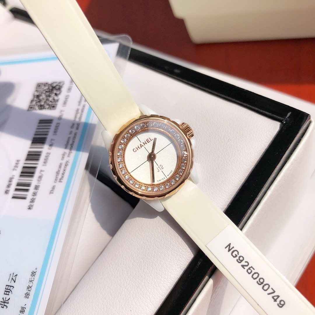 CHANEL腕時計シャネルコピー 優雅 レディース専用 薄いワッチ プレゼント ダイヤモンド 丸形 ホワイト ゴールド_2