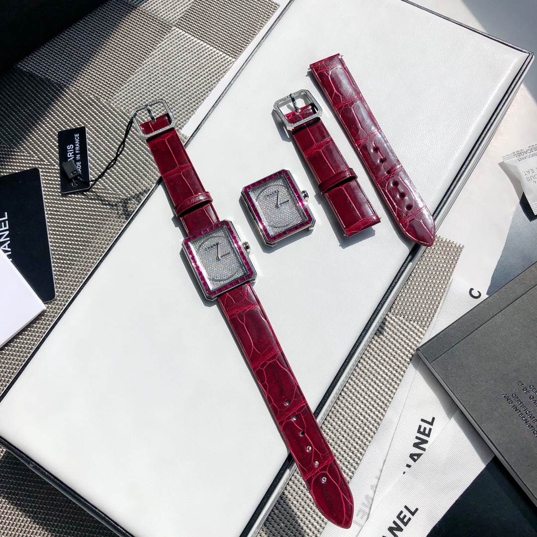 CHANEL 高級な腕時計スーパーコピー 優雅 レディース専用 薄いワッチ プレゼント レザー 角形 シンプル レッド_1