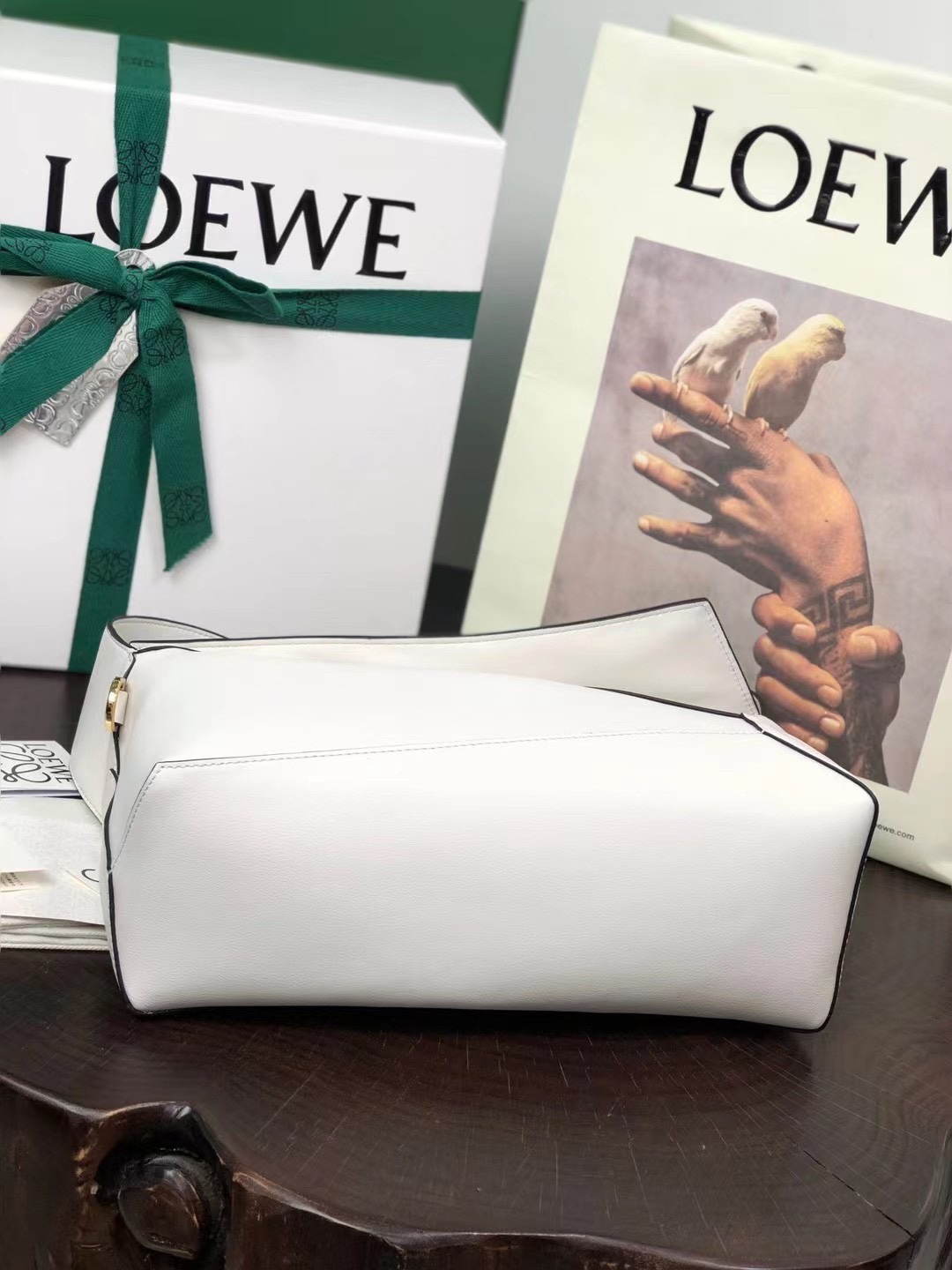 ロエベLOEWEスーパーコピーバッグレザーホワイトショルダーバッグファッション_4