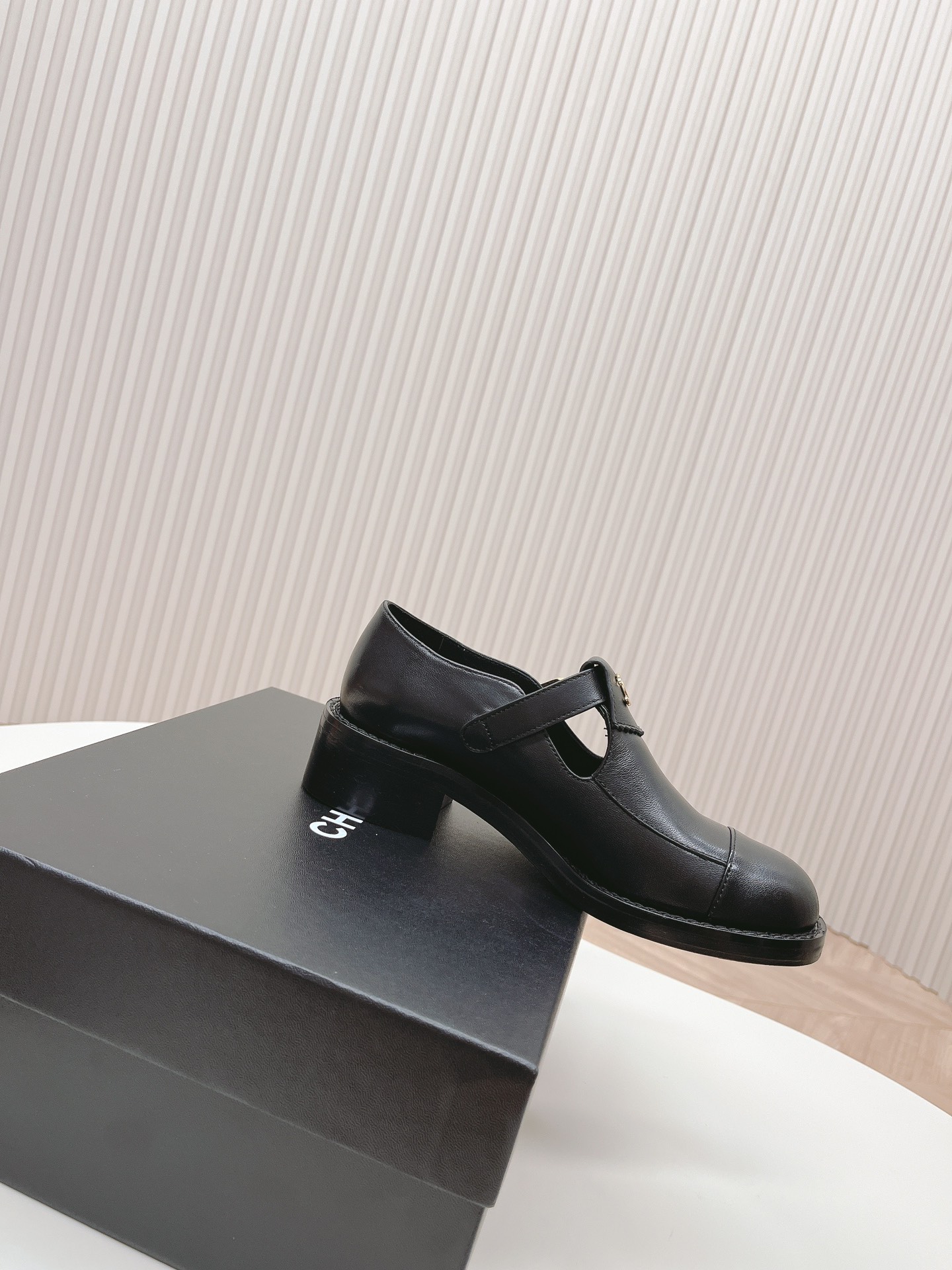 CHANELシャネルの靴Ｎ級品 レザー ファッション ローファーシンプル 厚い靴底 歩きやすい ブラック_4