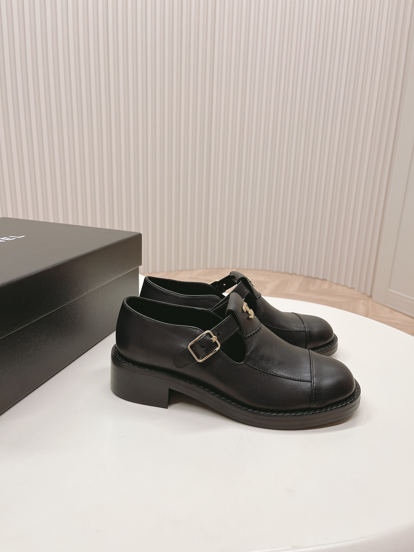 CHANELシャネルの靴Ｎ級品 レザー ファッション ローファーシンプル 厚い靴底 歩きやすい ブラック_5