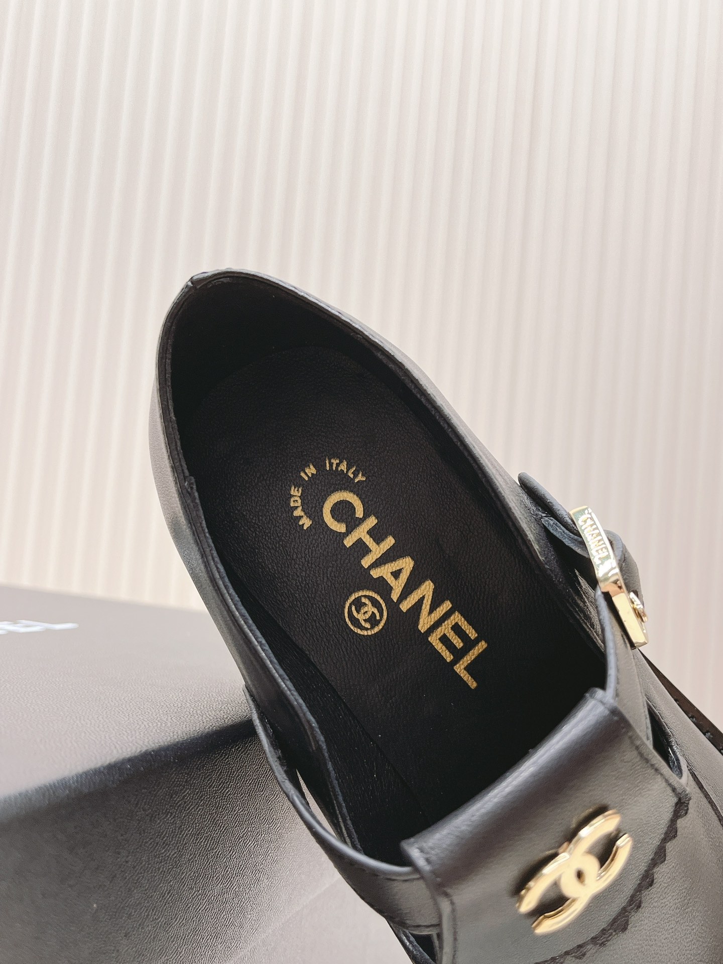 CHANELシャネルの靴Ｎ級品 レザー ファッション ローファーシンプル 厚い靴底 歩きやすい ブラック_7