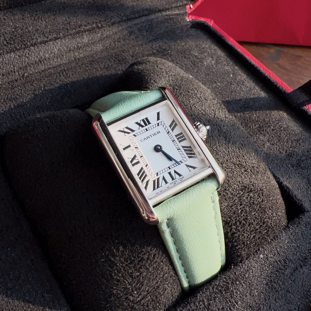 CARTIERカルティエ腕時計コピー 新しいTankMustシリーズの腕時計 メンズ 薄いワッチ レザー グリーン_1