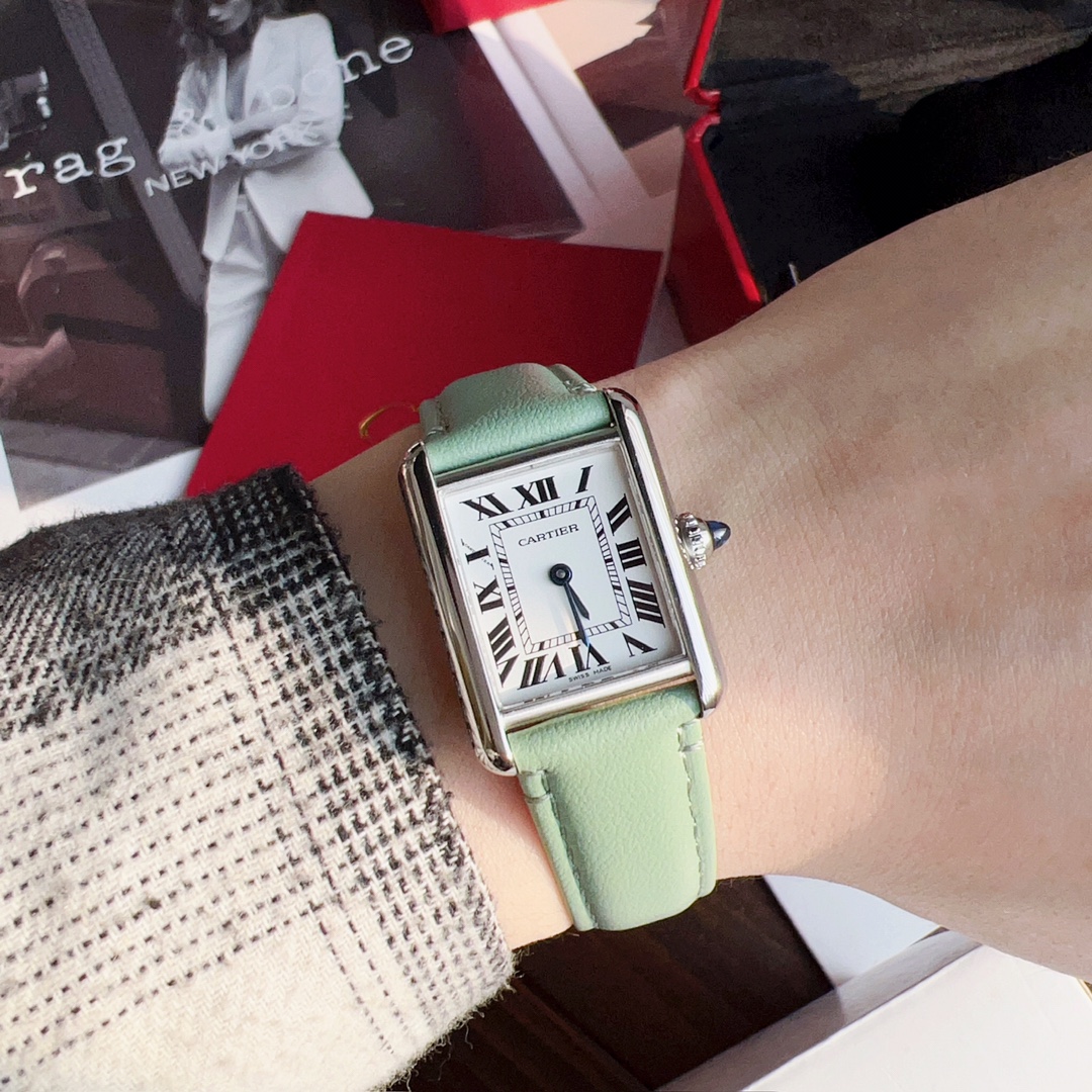 CARTIERカルティエ腕時計コピー 新しいTankMustシリーズの腕時計 メンズ 薄いワッチ レザー グリーン_2