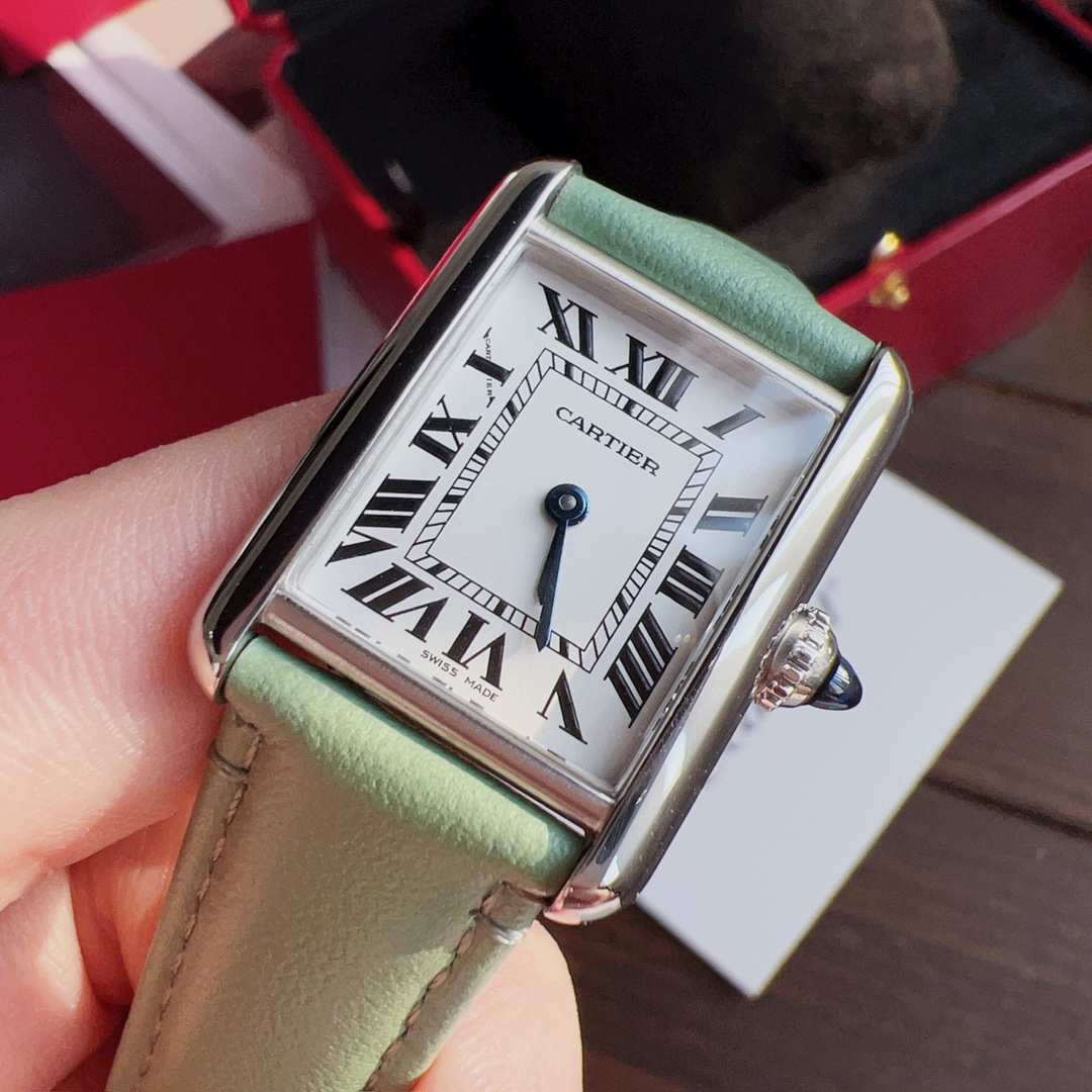 CARTIERカルティエ腕時計コピー 新しいTankMustシリーズの腕時計 メンズ 薄いワッチ レザー グリーン_4