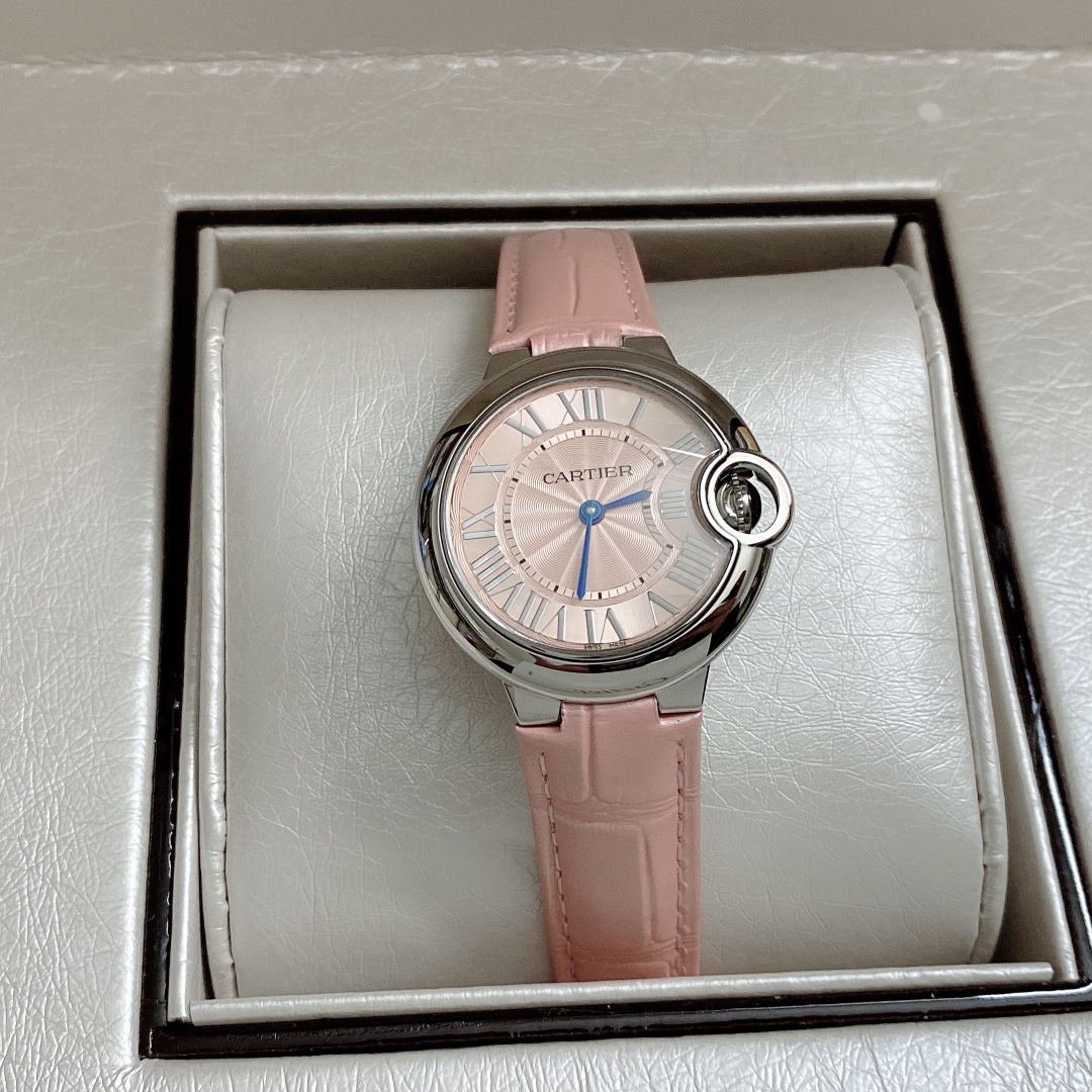 CARTIERカルティエ 腕時計 偽物 見分け方 フランス 薄いワッチ レザー 丸い形 ピンク_1