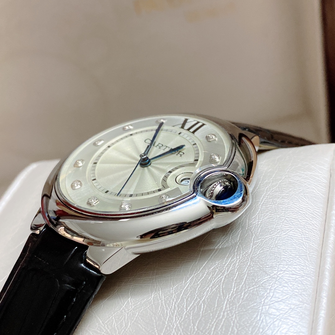 CARTIERカルティエ 腕時計 ｎ級品 見分け方 フランス 薄いワッチ レザー 丸い形 ブラック_2