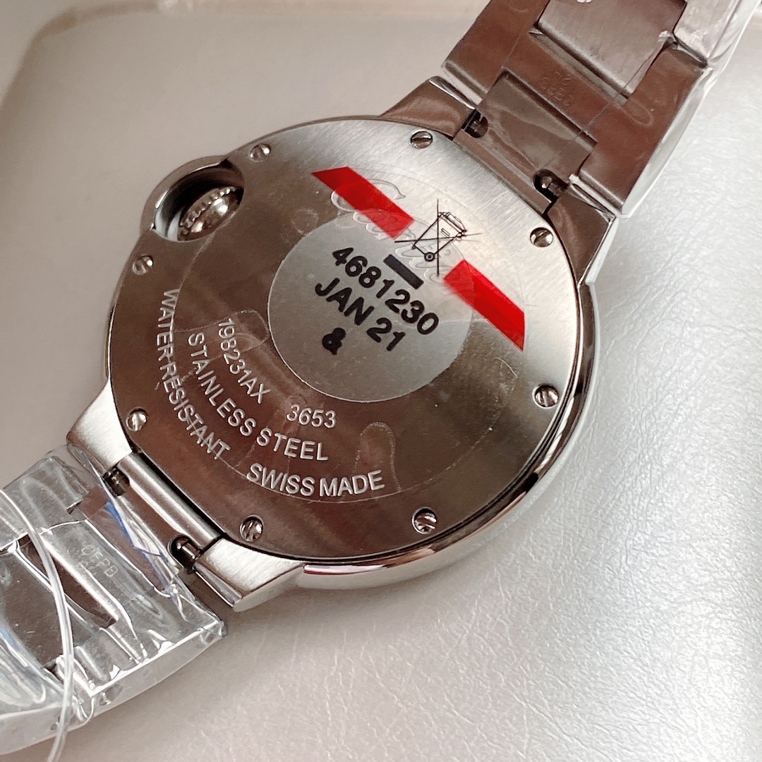 CARTIERカルティエ 腕時計 激安通販 見分け方 フランス 薄いワッチ レザー 丸い形 スチールバンド_7