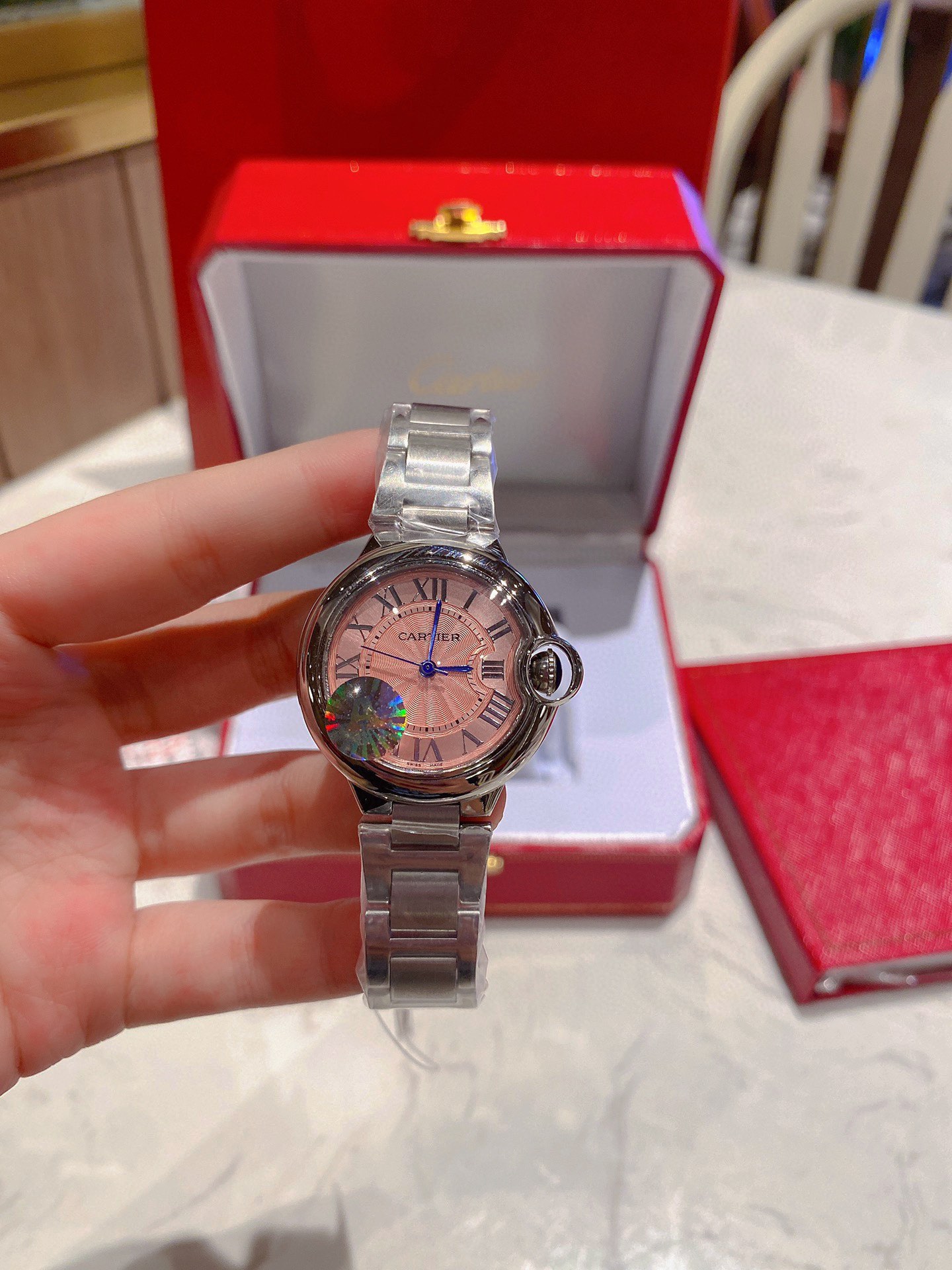 CARTIERカルティエみたいな時計偽物 フランス 薄い Cartier  腕時計 スチールバンド ピンク_3