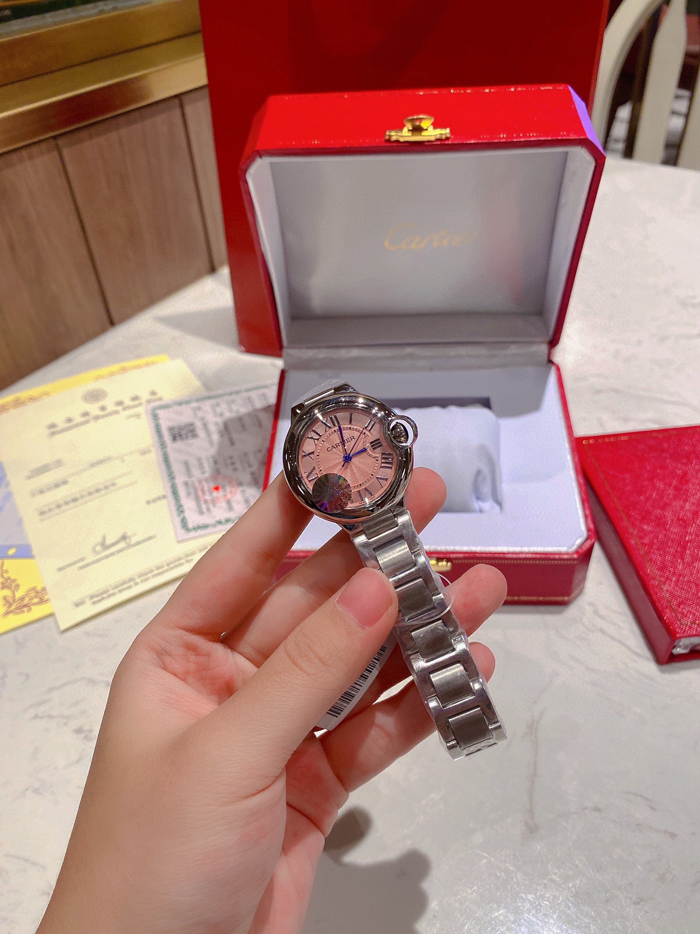 CARTIERカルティエみたいな時計偽物 フランス 薄い Cartier  腕時計 スチールバンド ピンク_5