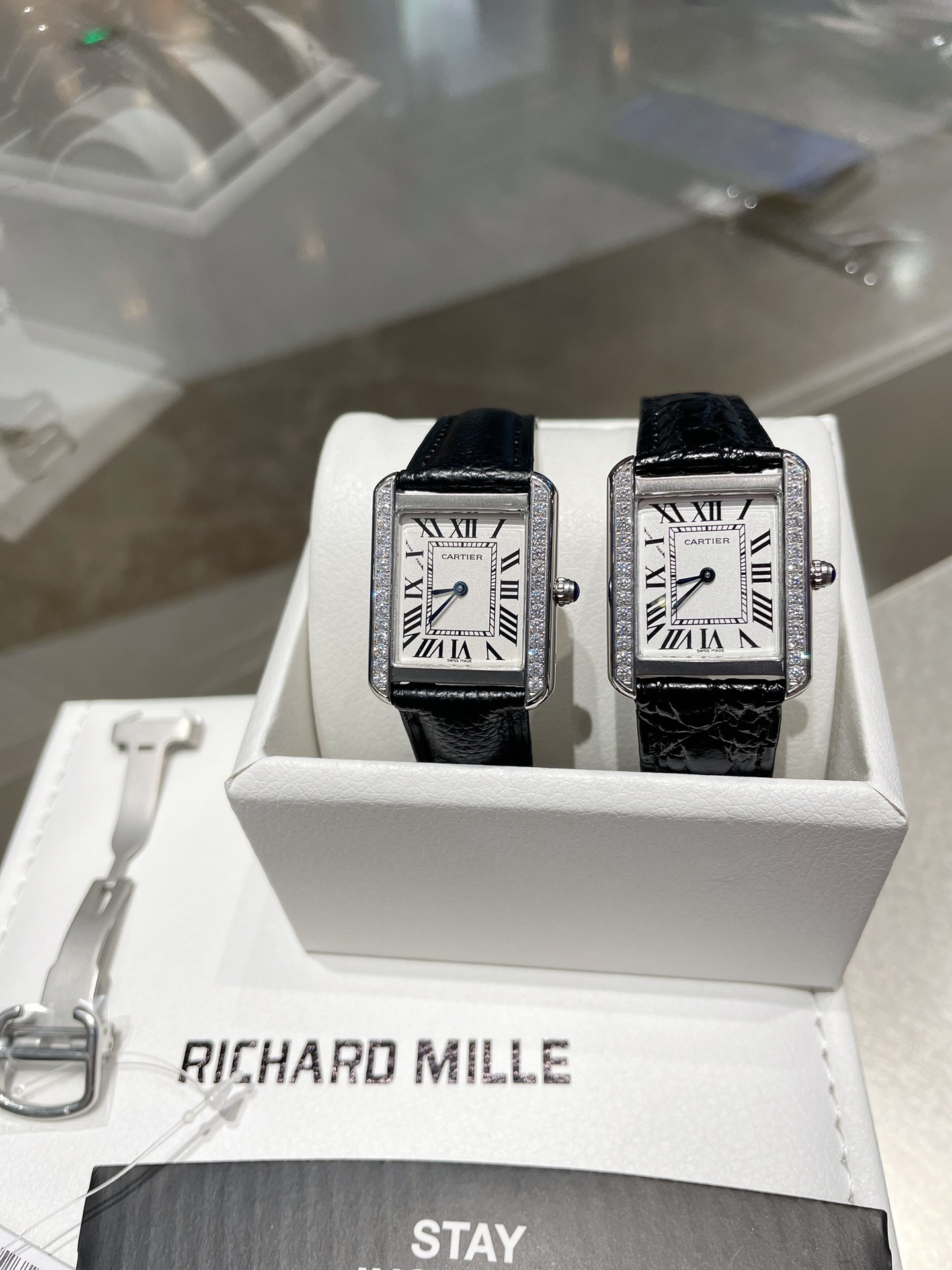 CARTIERカルティエ偽物見分け方 フランス 薄い Cartier  腕時計 カップ レザー ブラック_1