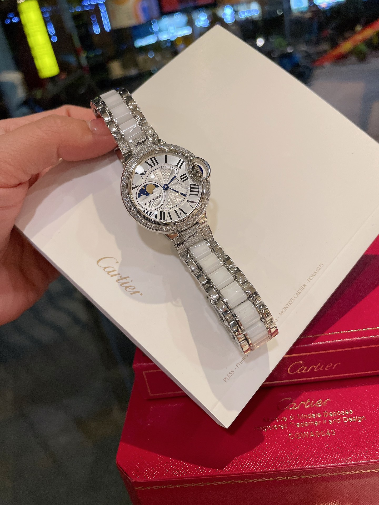 CARTIERカルティエ 真贋 時計スーパーコピー フランス 薄い腕時計 スチールバンド レザー 新品 ホワイト_3