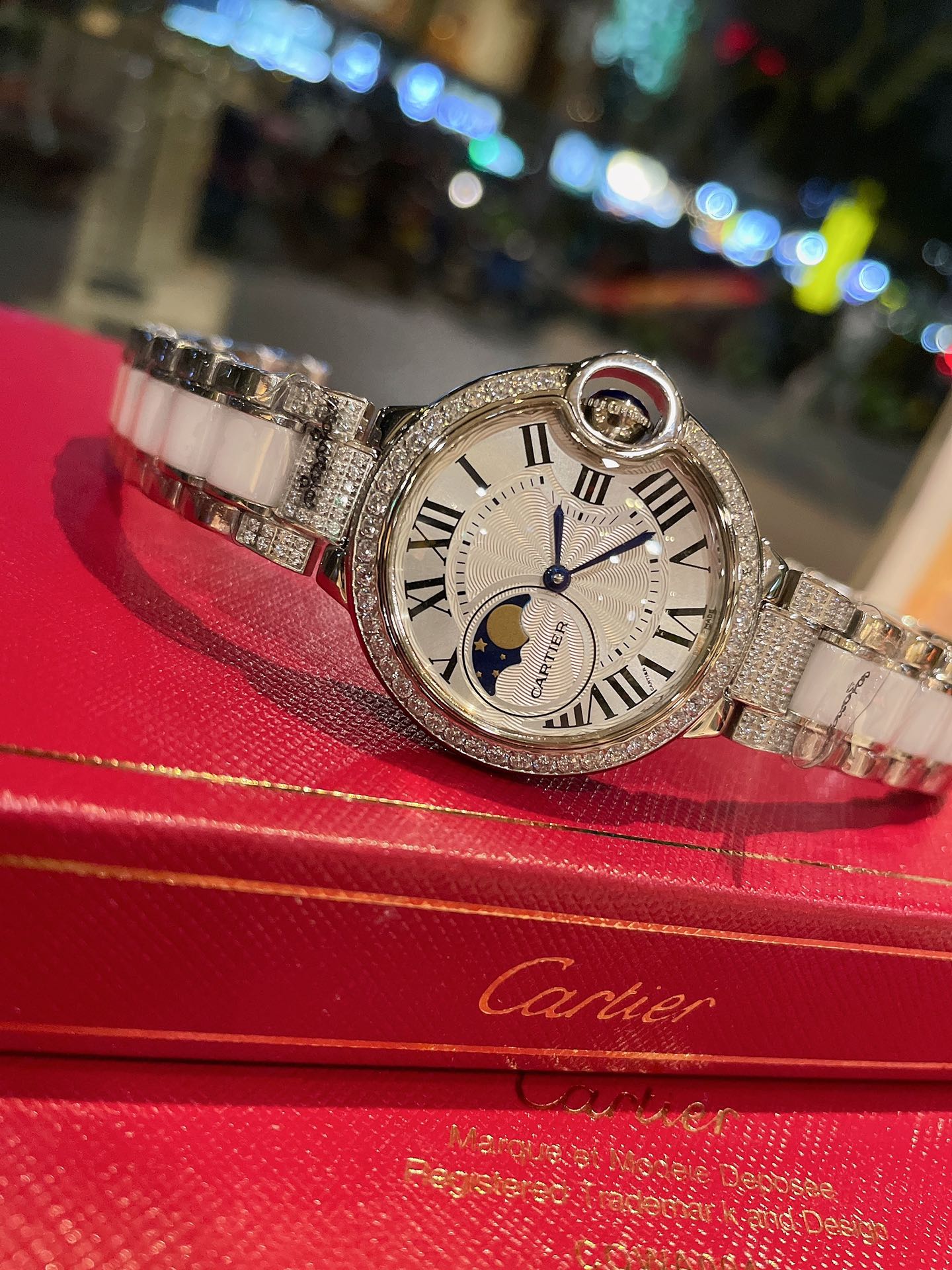 CARTIERカルティエ 真贋 時計スーパーコピー フランス 薄い腕時計 スチールバンド レザー 新品 ホワイト_4