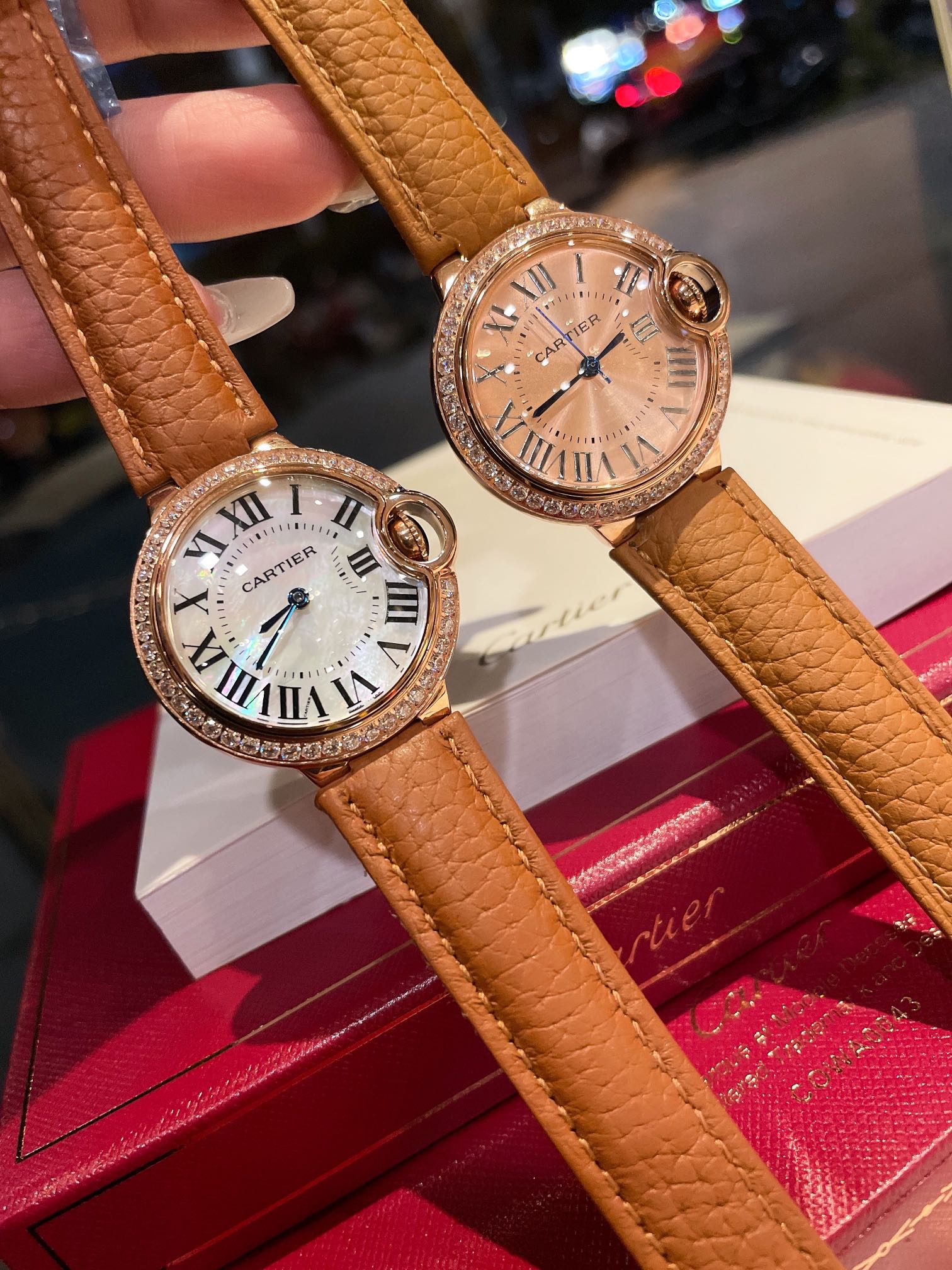 CARTIERカルティエ 腕時計 並行輸入コピー フランス 薄い腕時計 レザー 水晶ダイヤモンド 新商品 限定品 ブラウン_1