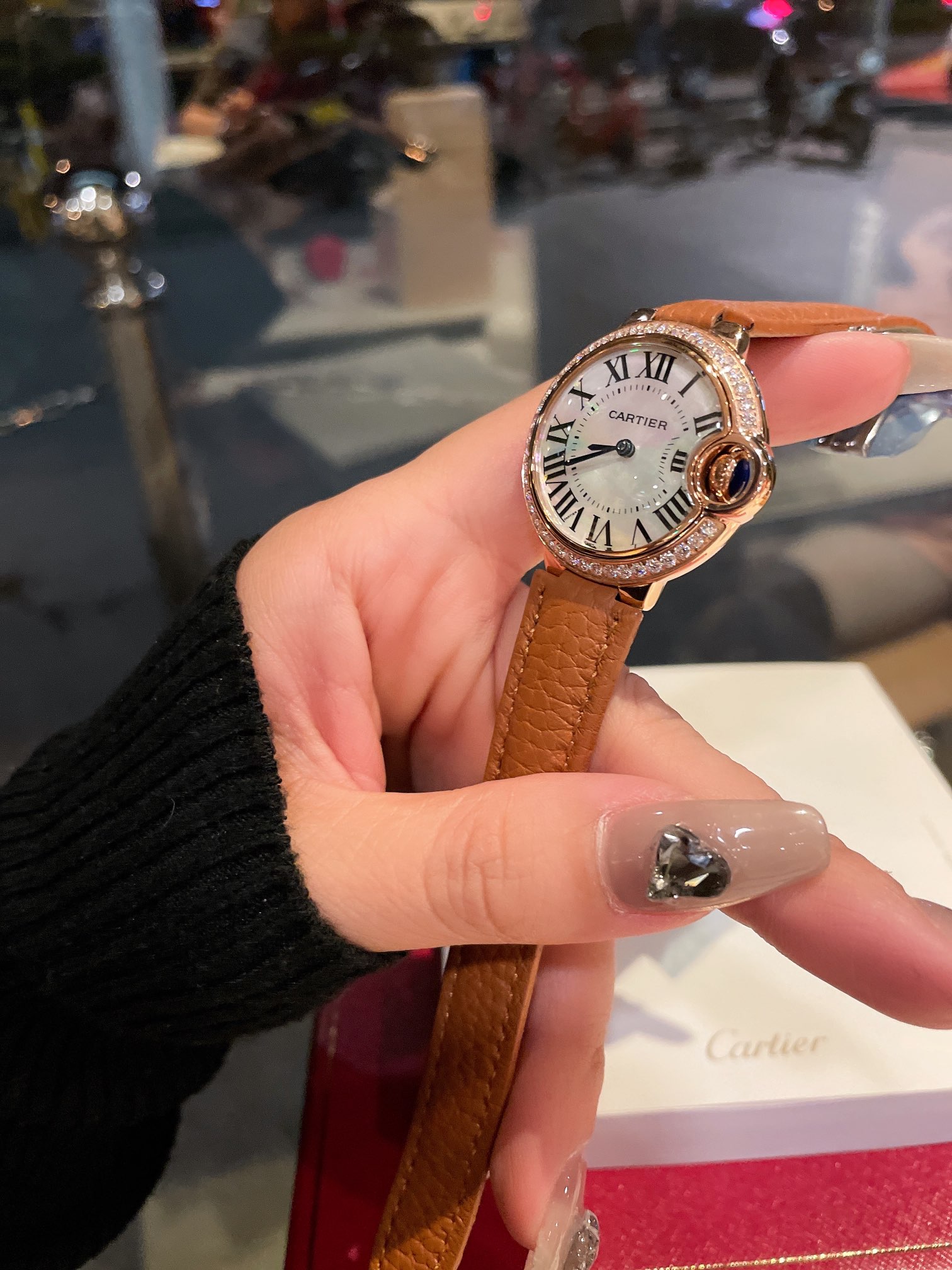 CARTIERカルティエ 腕時計 並行輸入コピー フランス 薄い腕時計 レザー 水晶ダイヤモンド 新商品 限定品 ブラウン_8