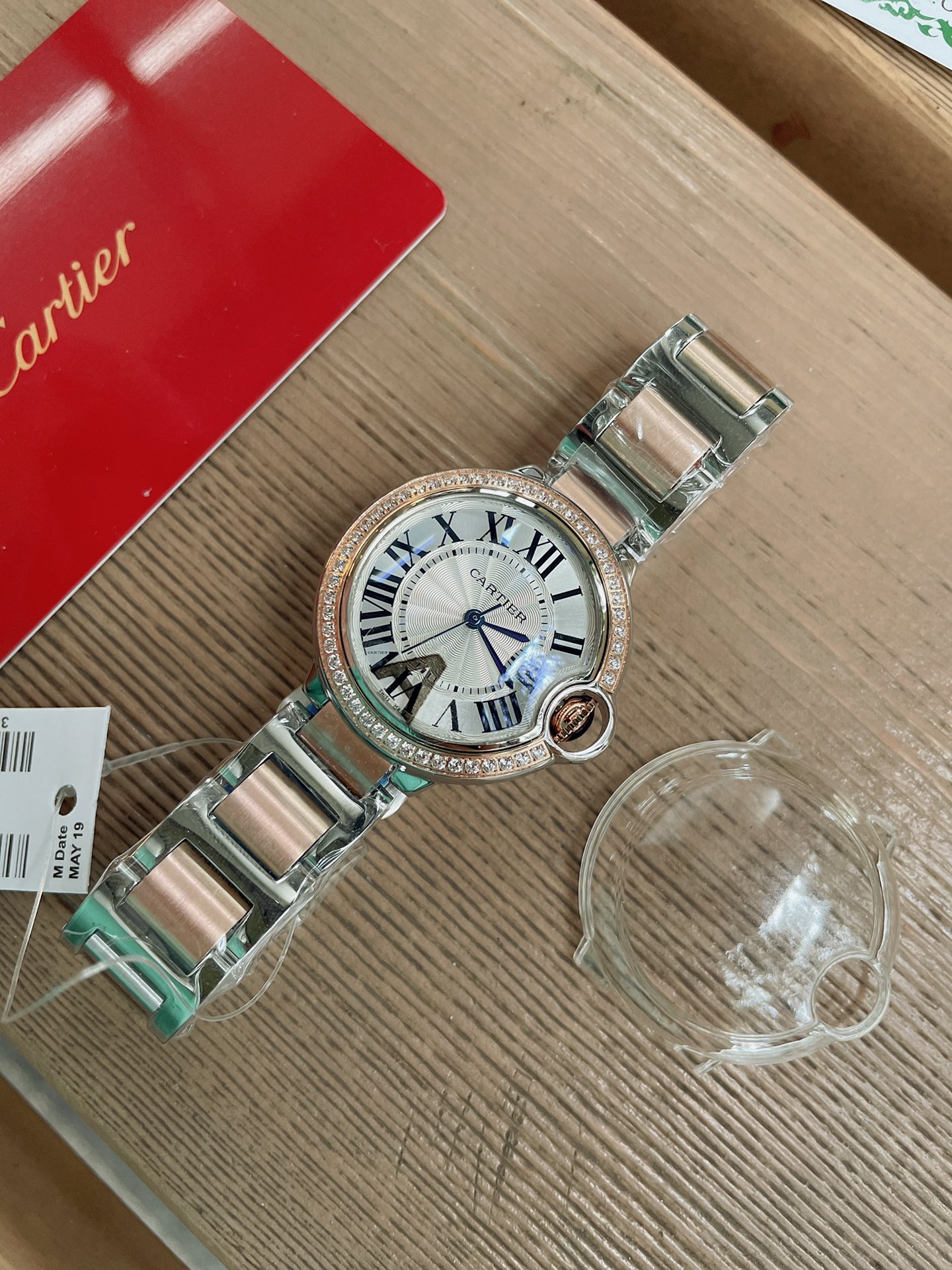 「ダイヤモンドある」CARTIERカルティエ 時計 中身コピー フランス 薄い腕時計 軽量 レディース 最新商品 キラキラ _6
