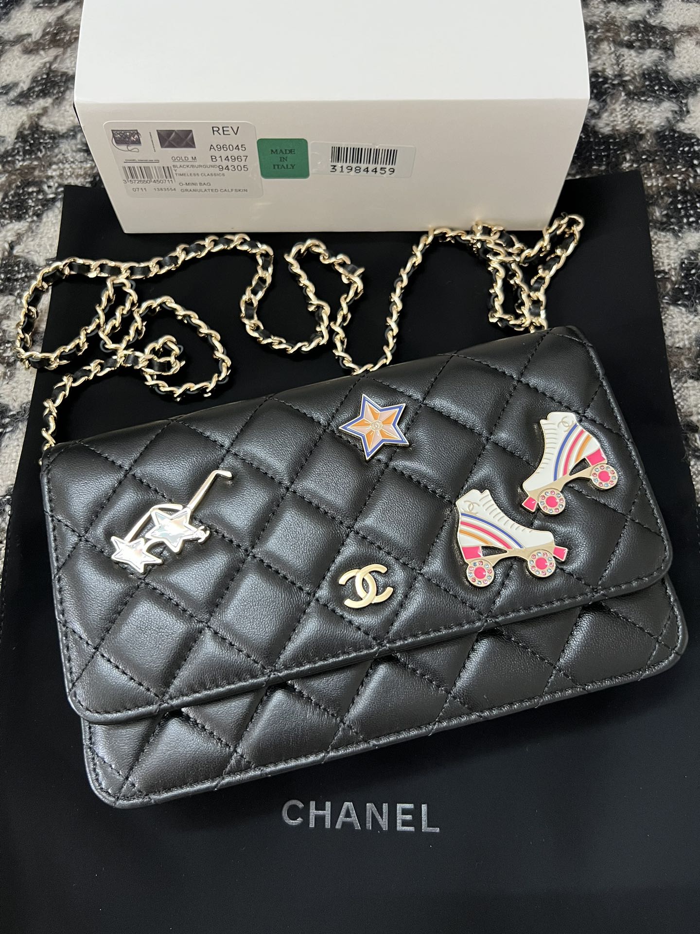 chanel シャネルのエコバッグｎ級品  ショルダーバッグ チェック柄 星アクセサリー ブラック_2