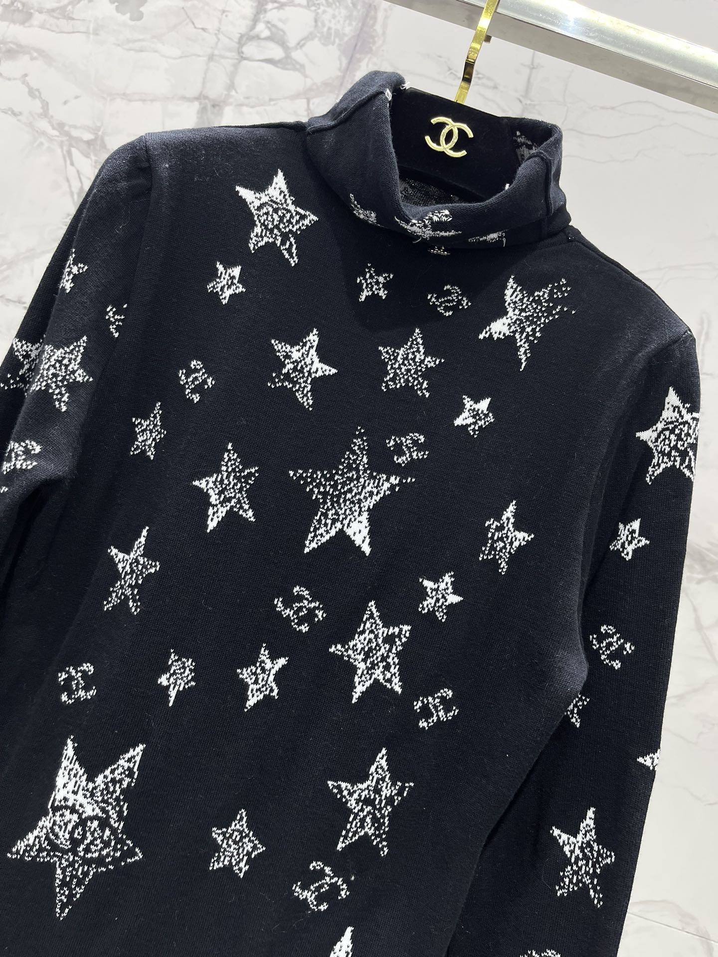 CHANELシャネル タグスーパーコピー トップス 柔らかい Ｔシャツ 星プリント 長袖 ブラック_2