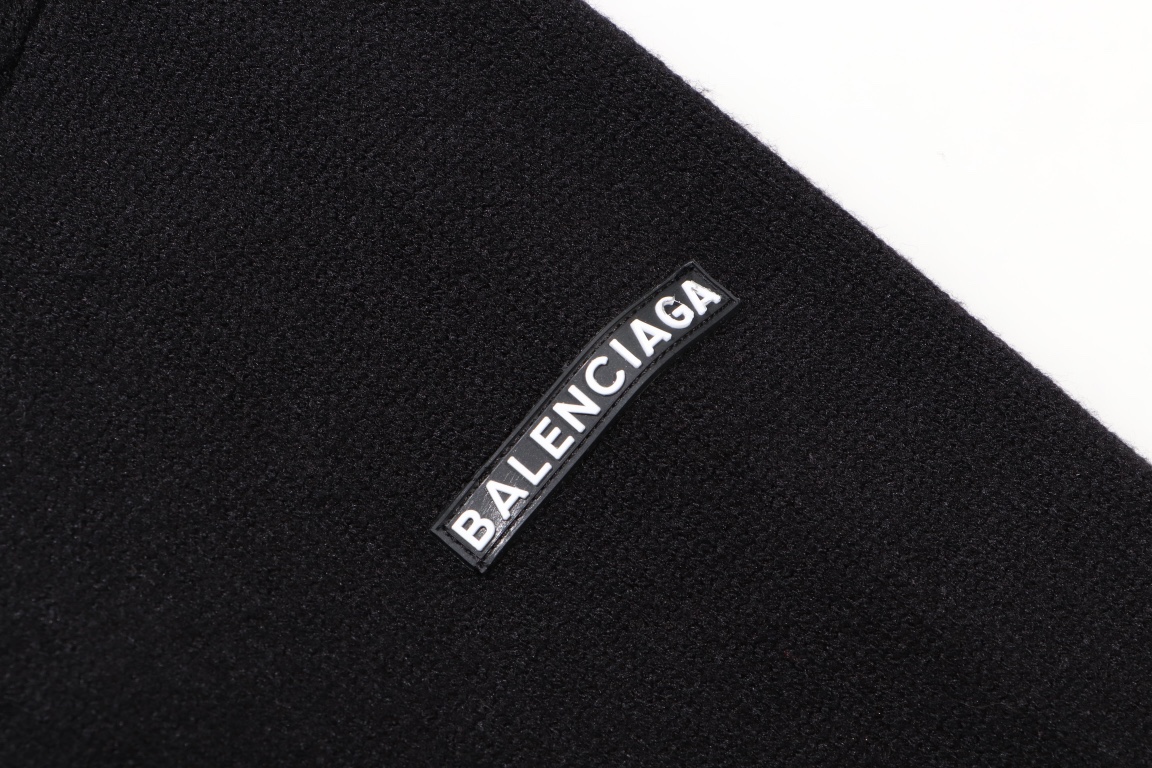 バレンシアガ 宇宙人n級品 丸首のウールセーター 左袖 ゴム製のロゴ_2