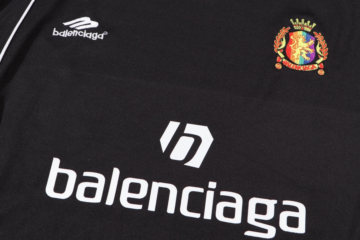 バレンシアガ ハンガーn級品  Manchester Unitedのサッカーエンブレム 刺繍_1