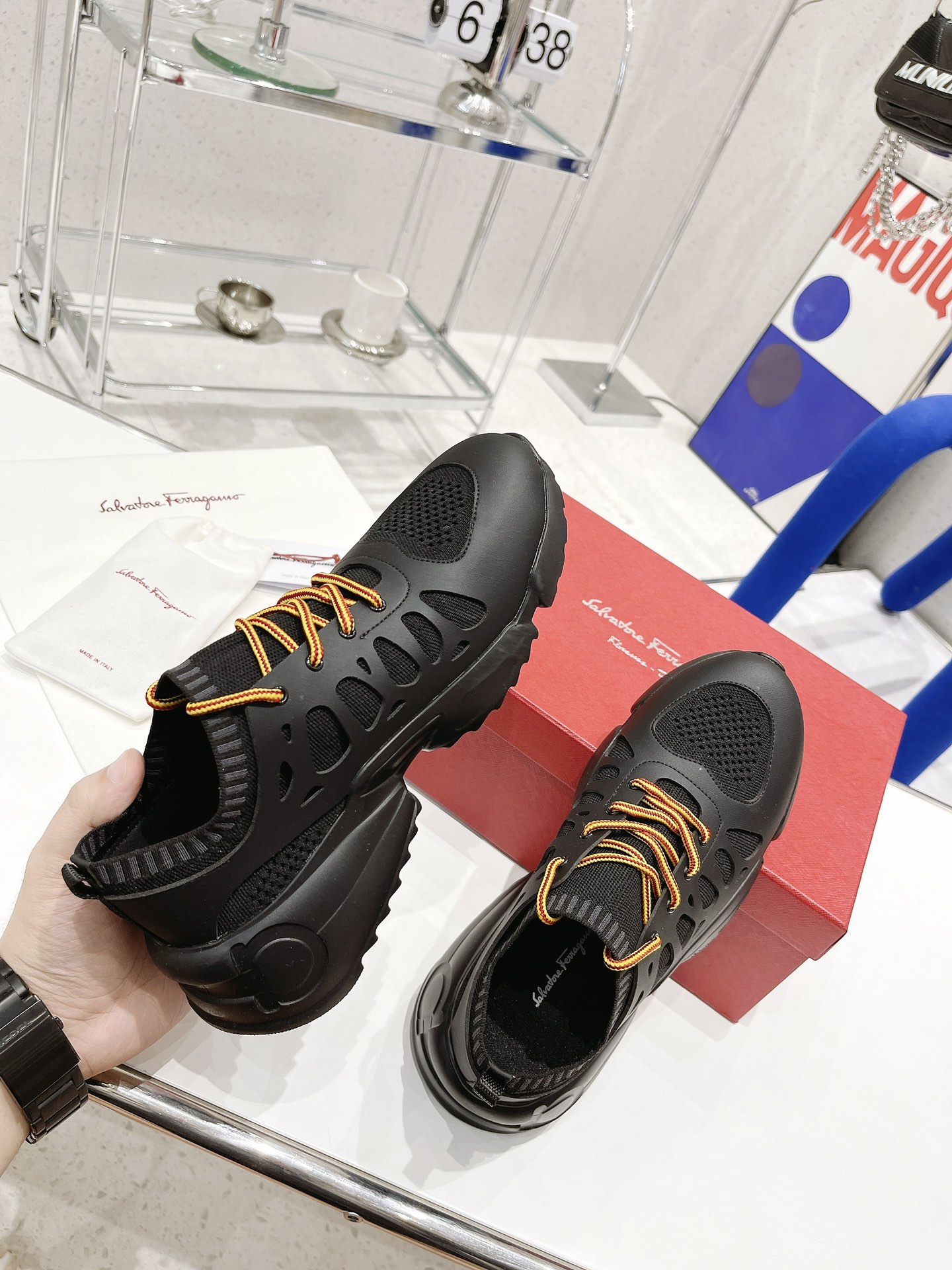 FERRAGAMOアウトレット バッグスーパーコピー スポーツシューズ ファッション 歩きやすい ブラック_4