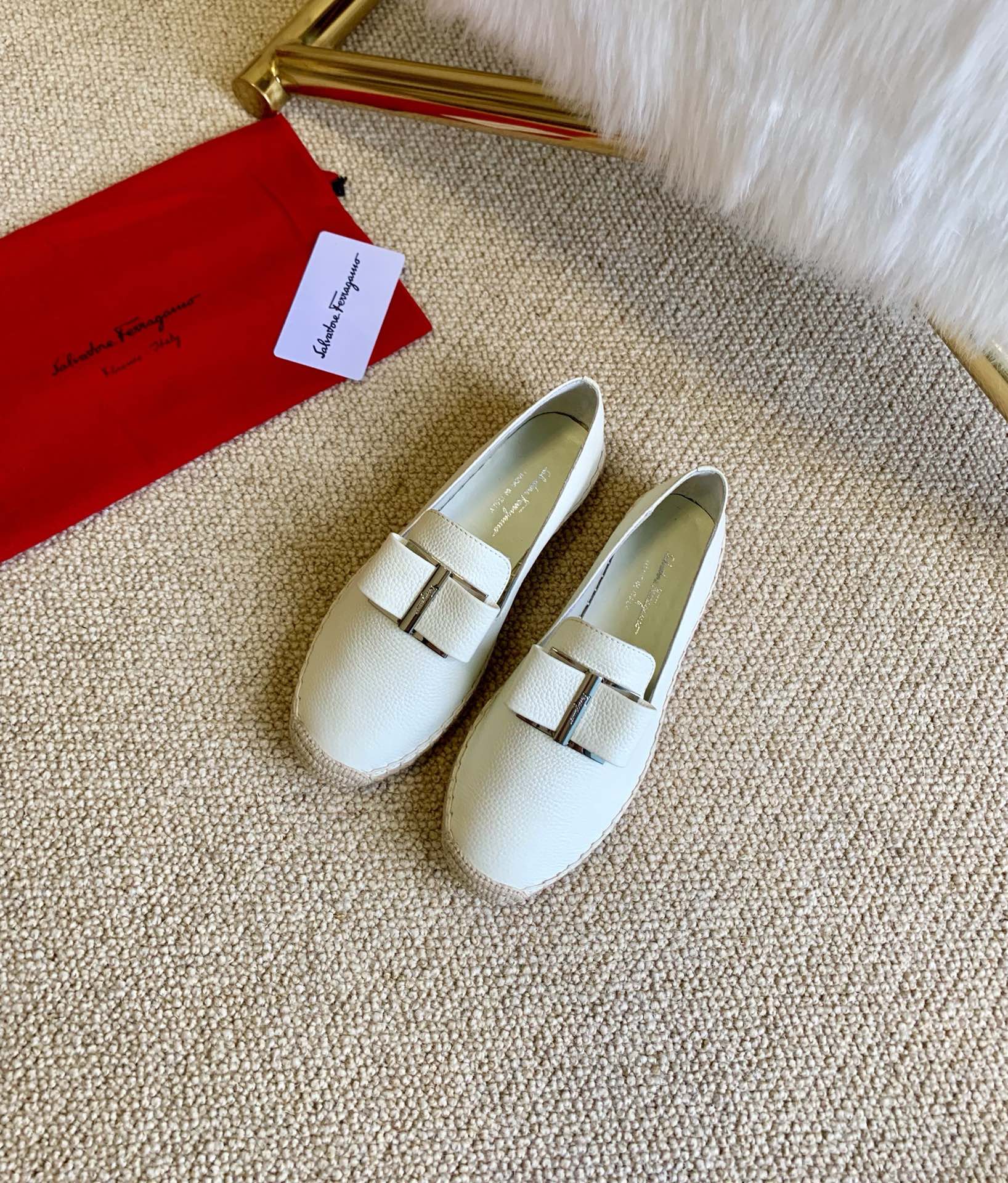 FERRAGAMOローファー サイズ感激安通販 春夏シューズ ファッション 日常 レインブーツ ホワイト_2