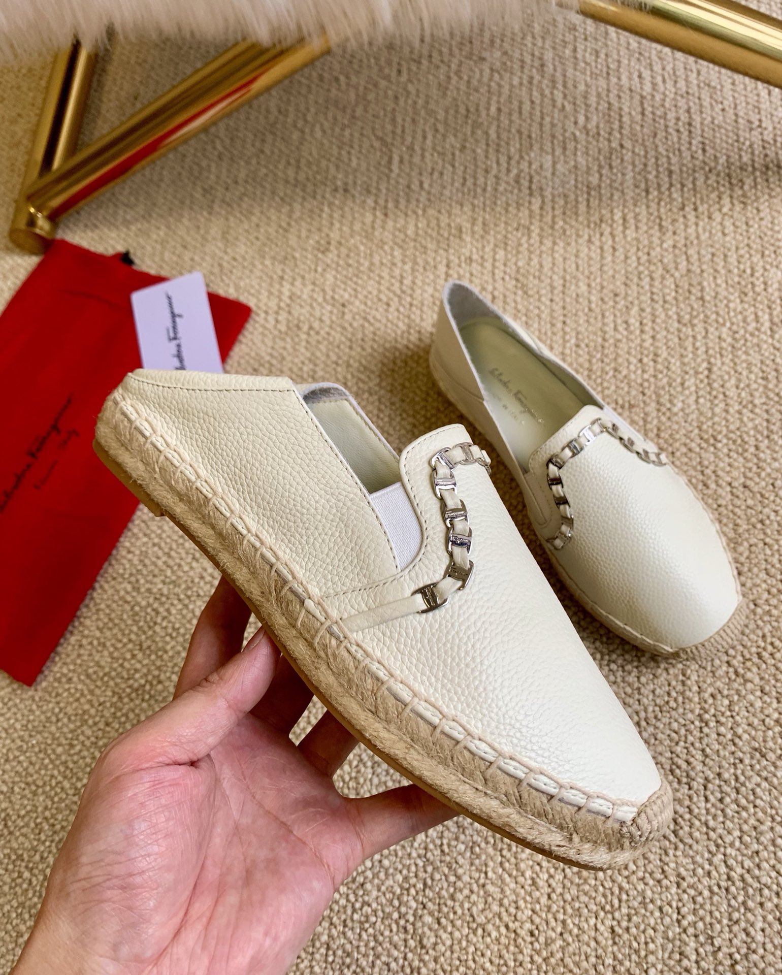 FERRAGAMOヴァラリボン バッグ偽物 春夏シューズ レザー ファッション 日常 レインブーツ ホワイト_4