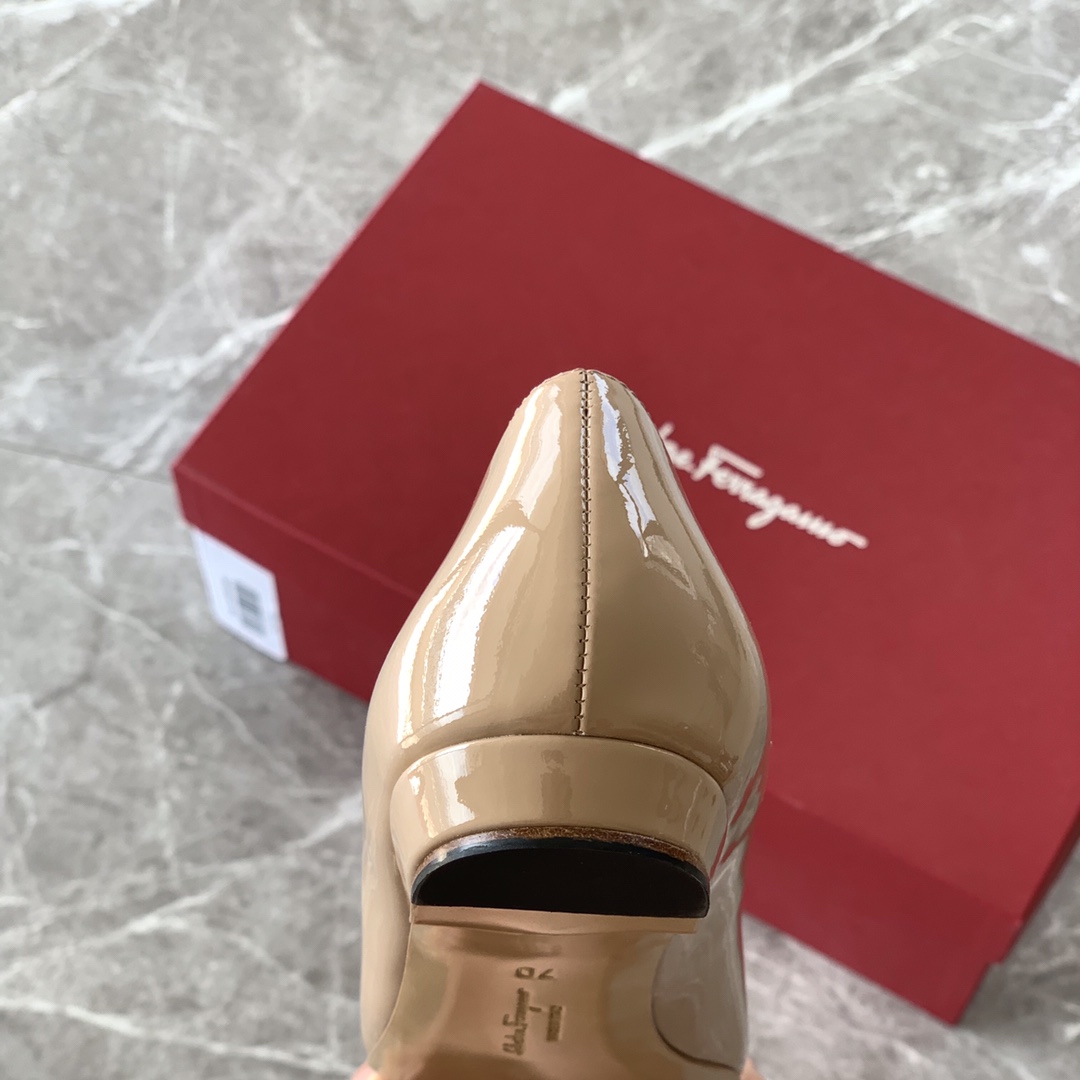 FERRAGAMOヴァラリボン 靴偽物 春夏シューズ レザー ファッション 1.5cm ラウンドトウ ピンク_6