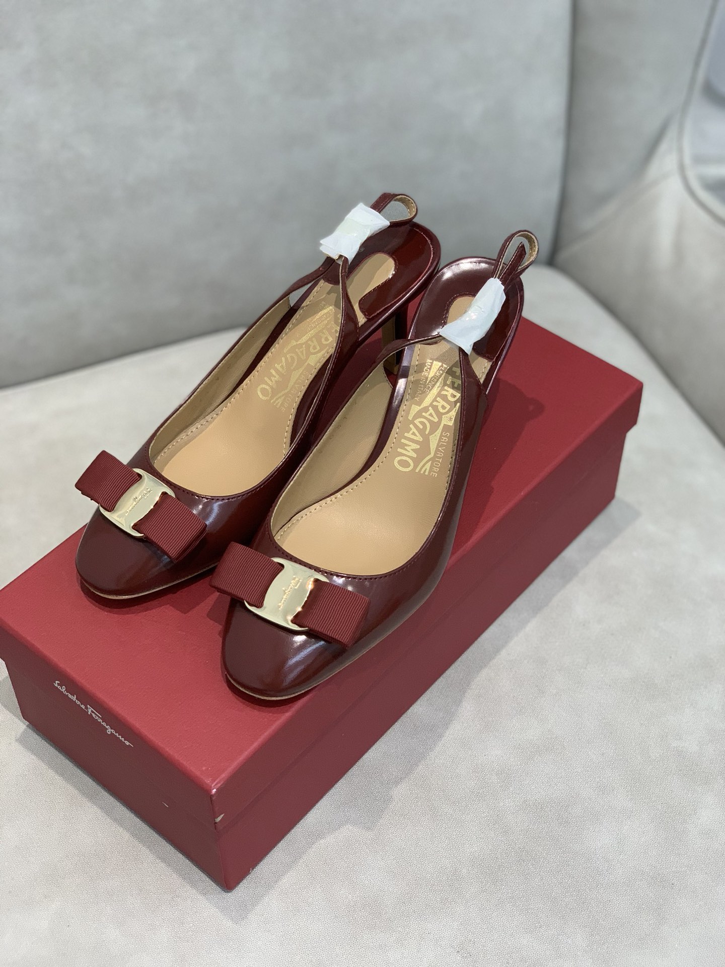 FERRAGAMOアウトレット専用商品 ハイブランドスーパーコピー 春夏シューズ レディース 高さ7㎝ レッド_5