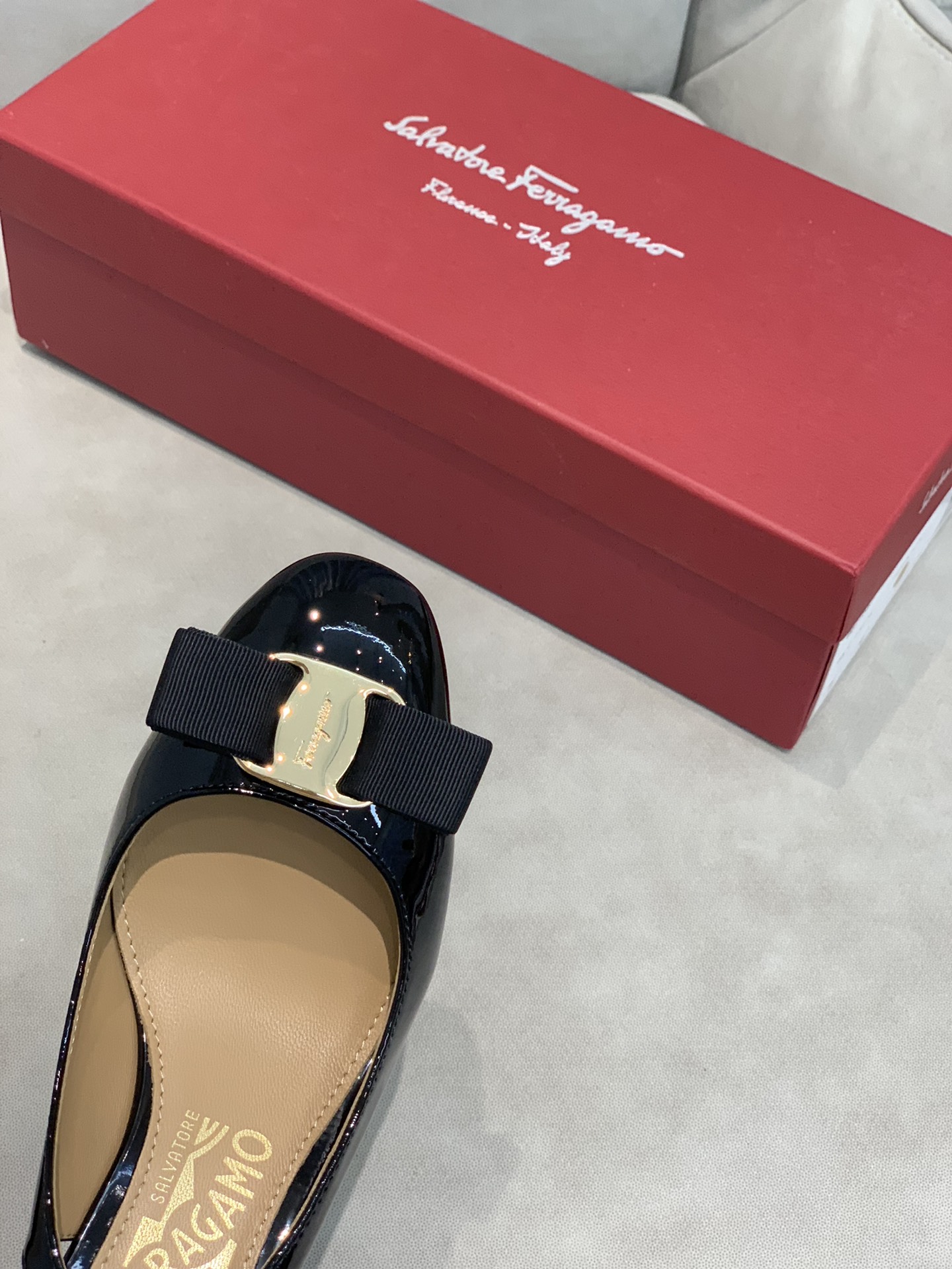 FERRAGAMO専用商品 見分け方偽物 春夏シューズ レディース 高さ7㎝ ブラック_8