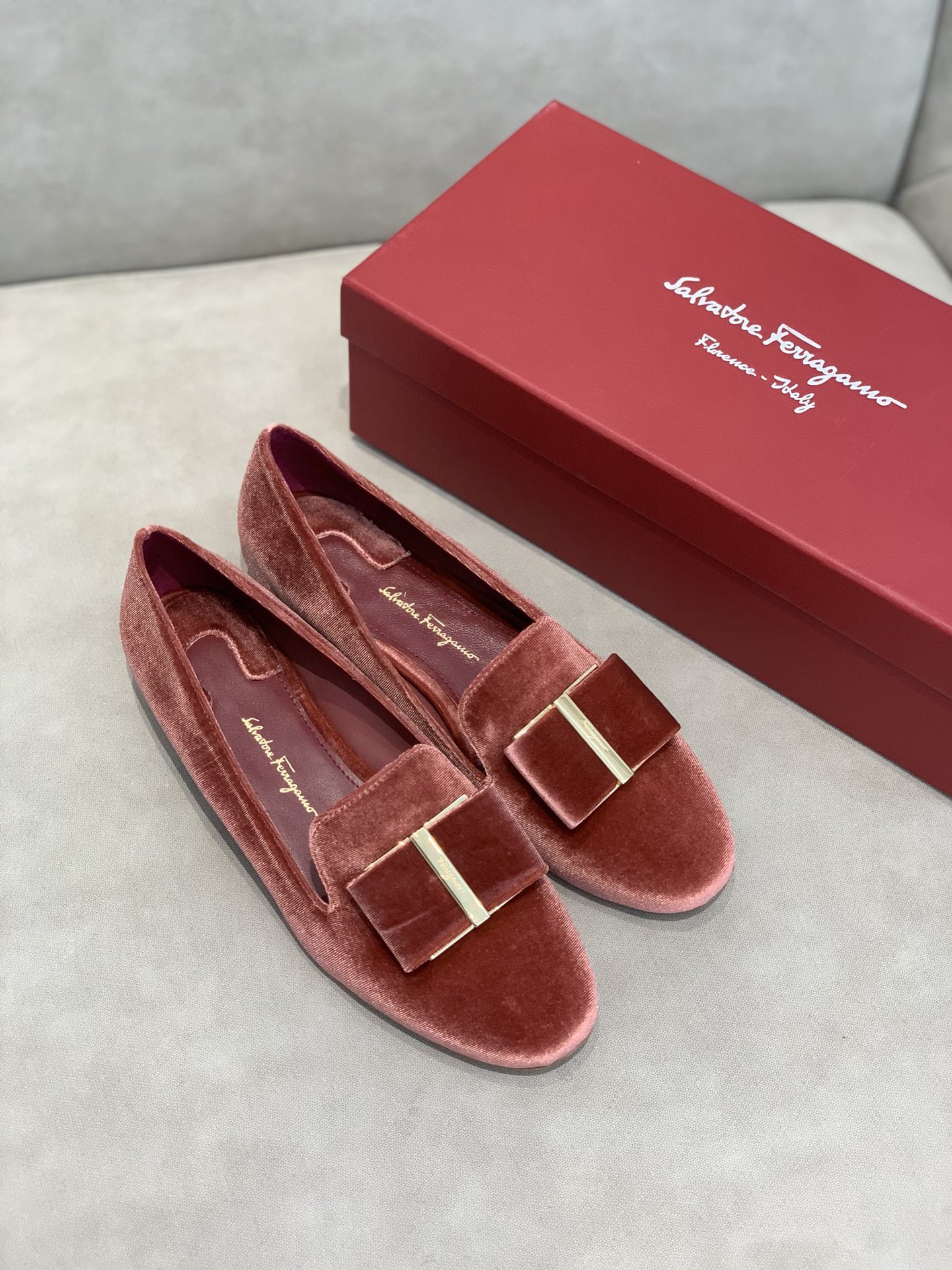 FERRAGAMOアウトレット価格 財布激安通販 春夏シューズ レディース 高さ1.5㎝ レッド_4