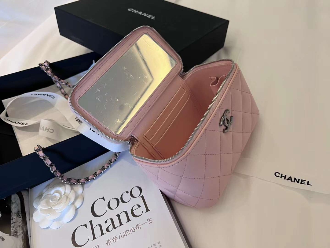 新登場のchanelクラシックバッグ偽物 化粧鏡 激安大特価最新作_1