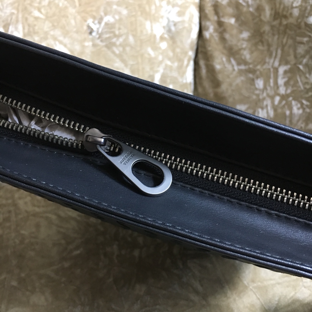 最新作メンズ ブルガリ鞄レディース偽物 驚きの破格値 斜めがけバッグ_1