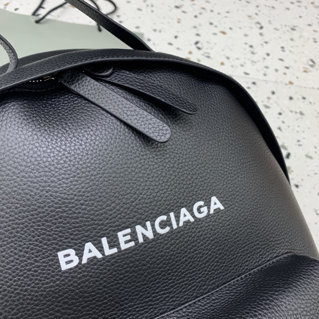 バレンシアガ 見分け方ｎ級品 シンプル 軽量バッグ 実用 レザー ブラック_5