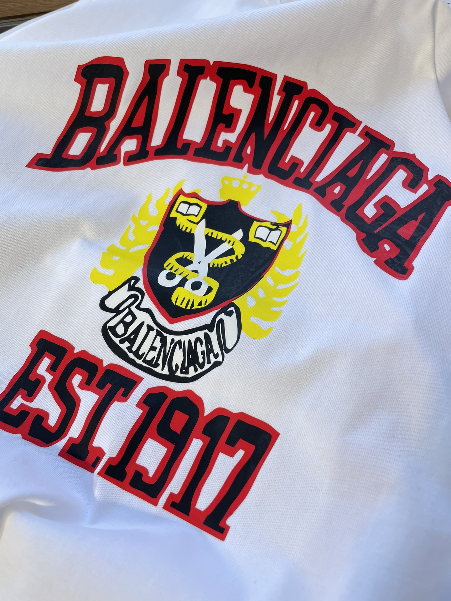 バレンシアガ 宇宙人ｎ級品 BALENCIAGA 短袖 Ｔシャツ 柔らかい 純綿トップス 男女兼用 2色 ブラック ホワイト_2