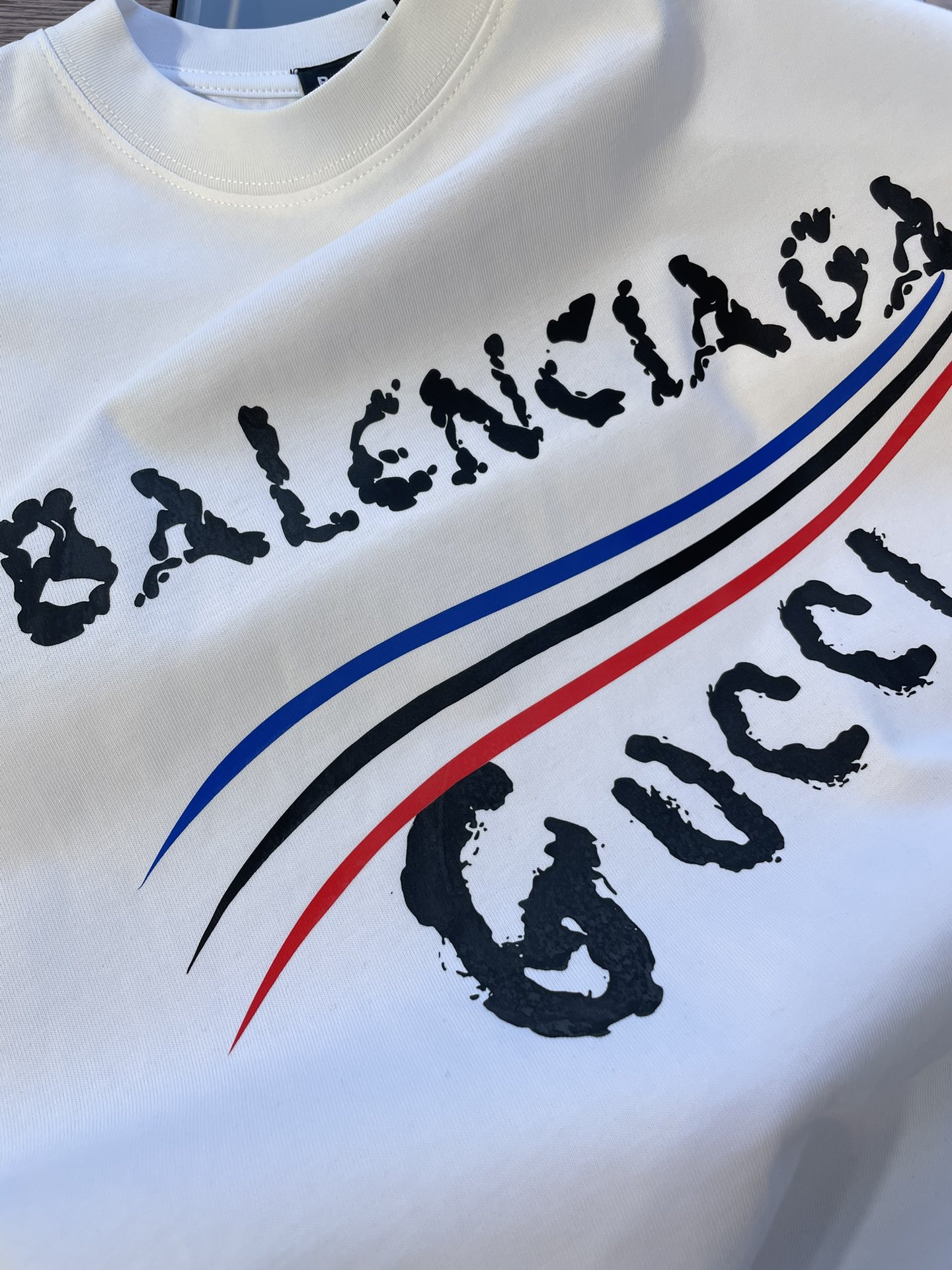 バレンシアガ カバ見分け方激安通販 BALENCIAGA 短袖 Ｔシャツ 柔らかい 純綿 男女兼用 2色 ブラック ホワイト_5