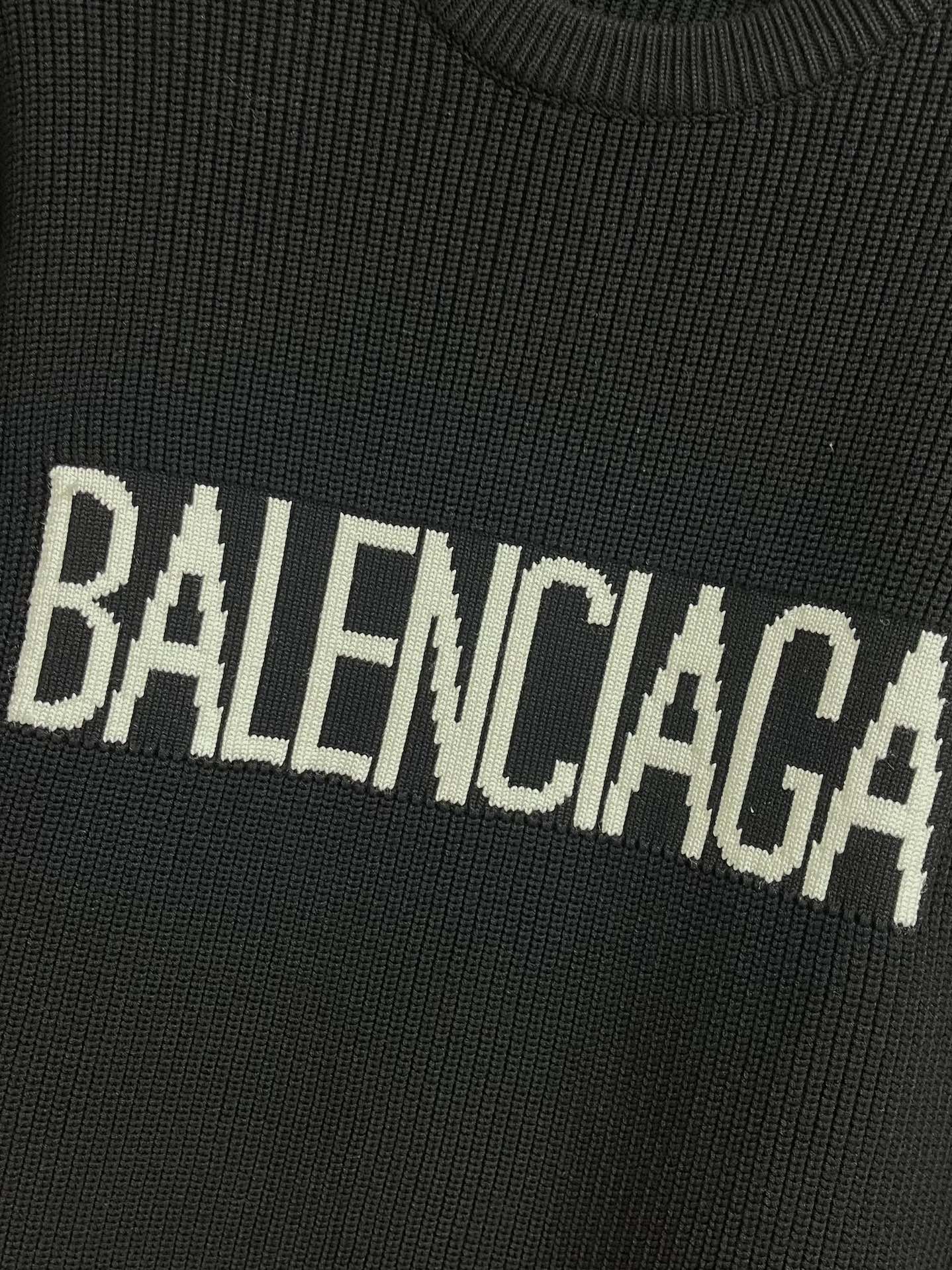 バレンシアガキャップ見分け方スーパーコピー BALENCIAGA 長袖 Ｔシャツ 柔らかい 純綿 セーター ブラック_2