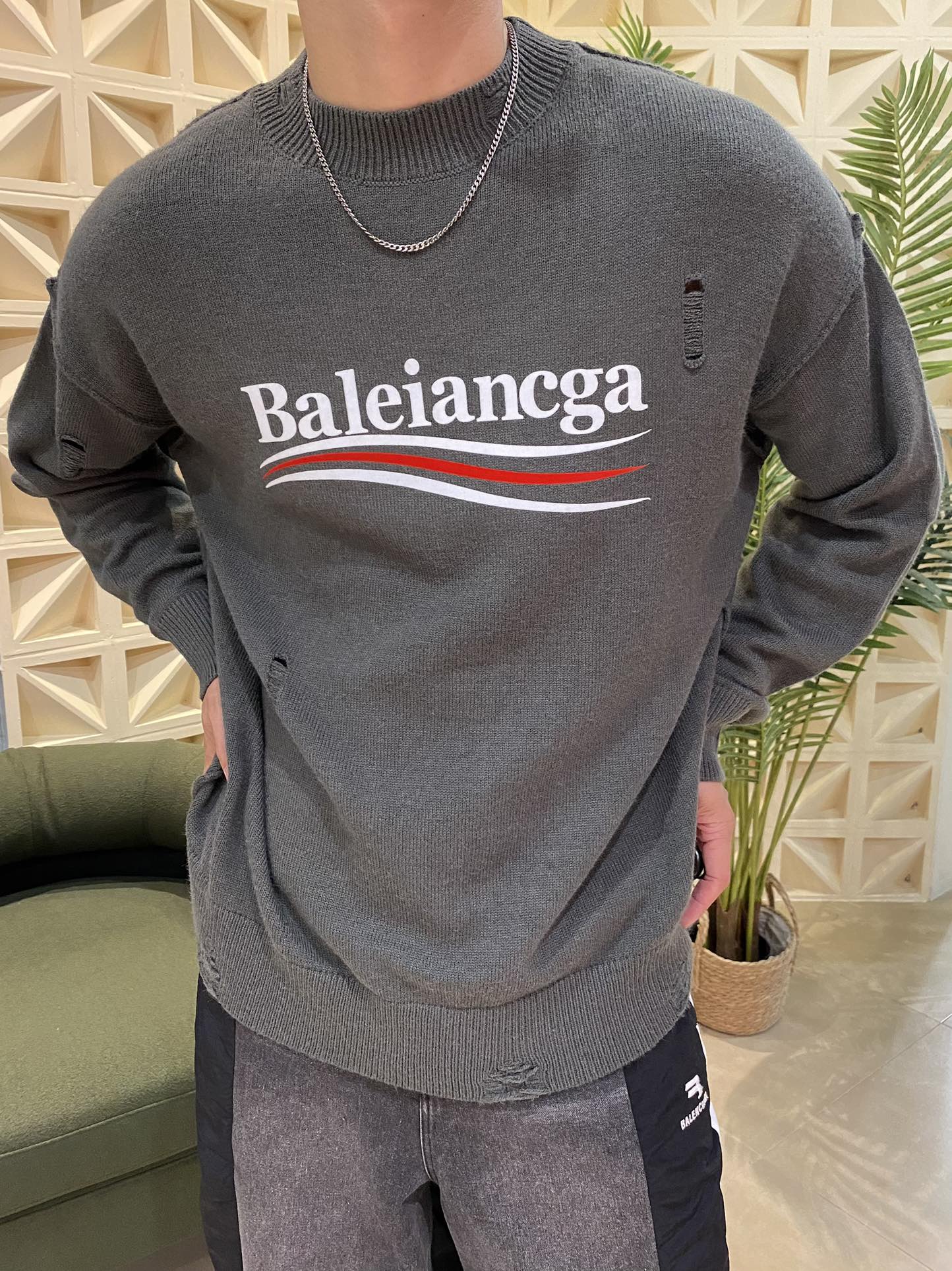 バレンシアガ なぜ偽物 BALENCIAGA 長袖 柔らかい 純綿 セーター 暖かい ブラック_1