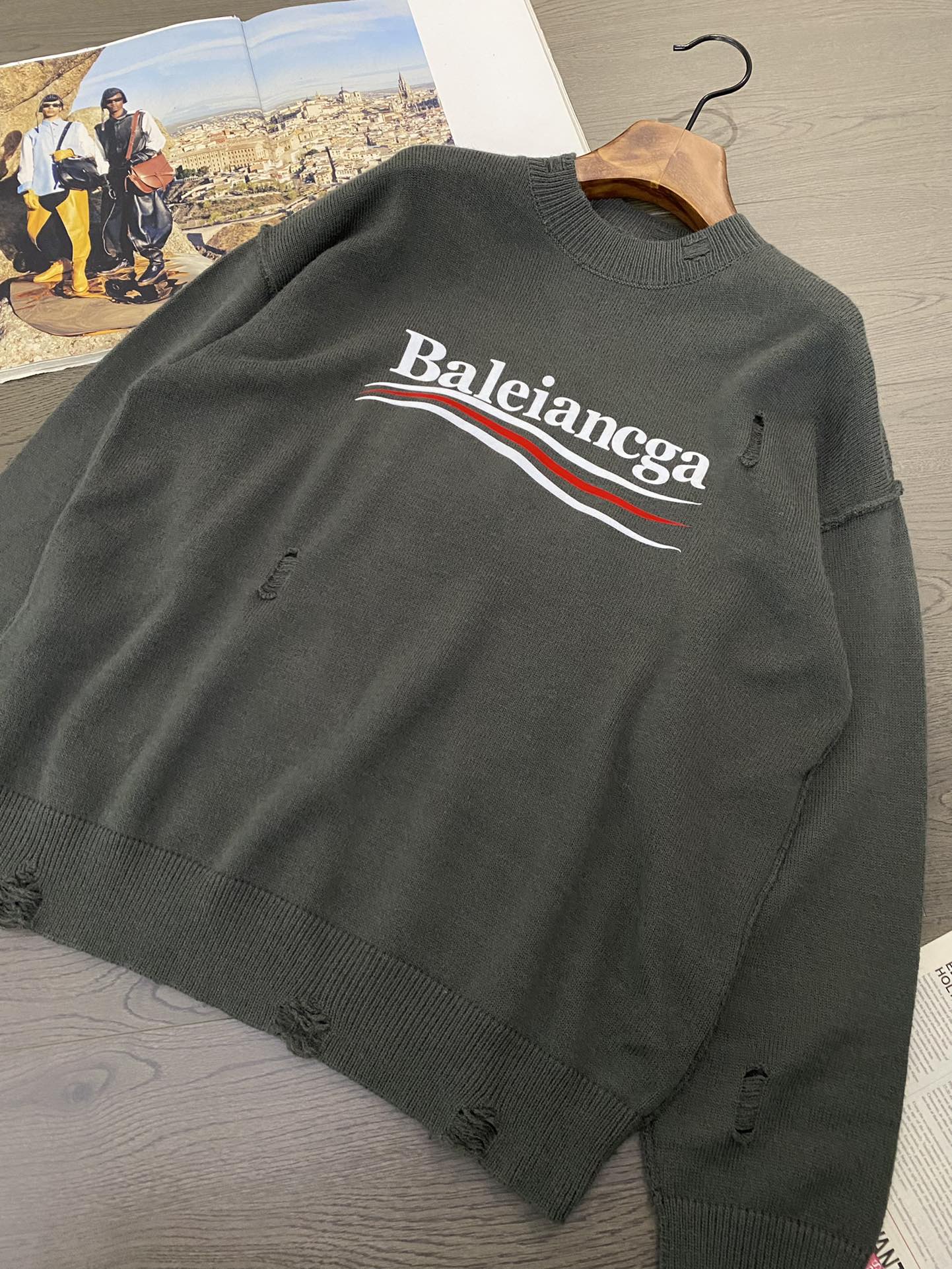 バレンシアガ なぜ偽物 BALENCIAGA 長袖 柔らかい 純綿 セーター 暖かい ブラック_3