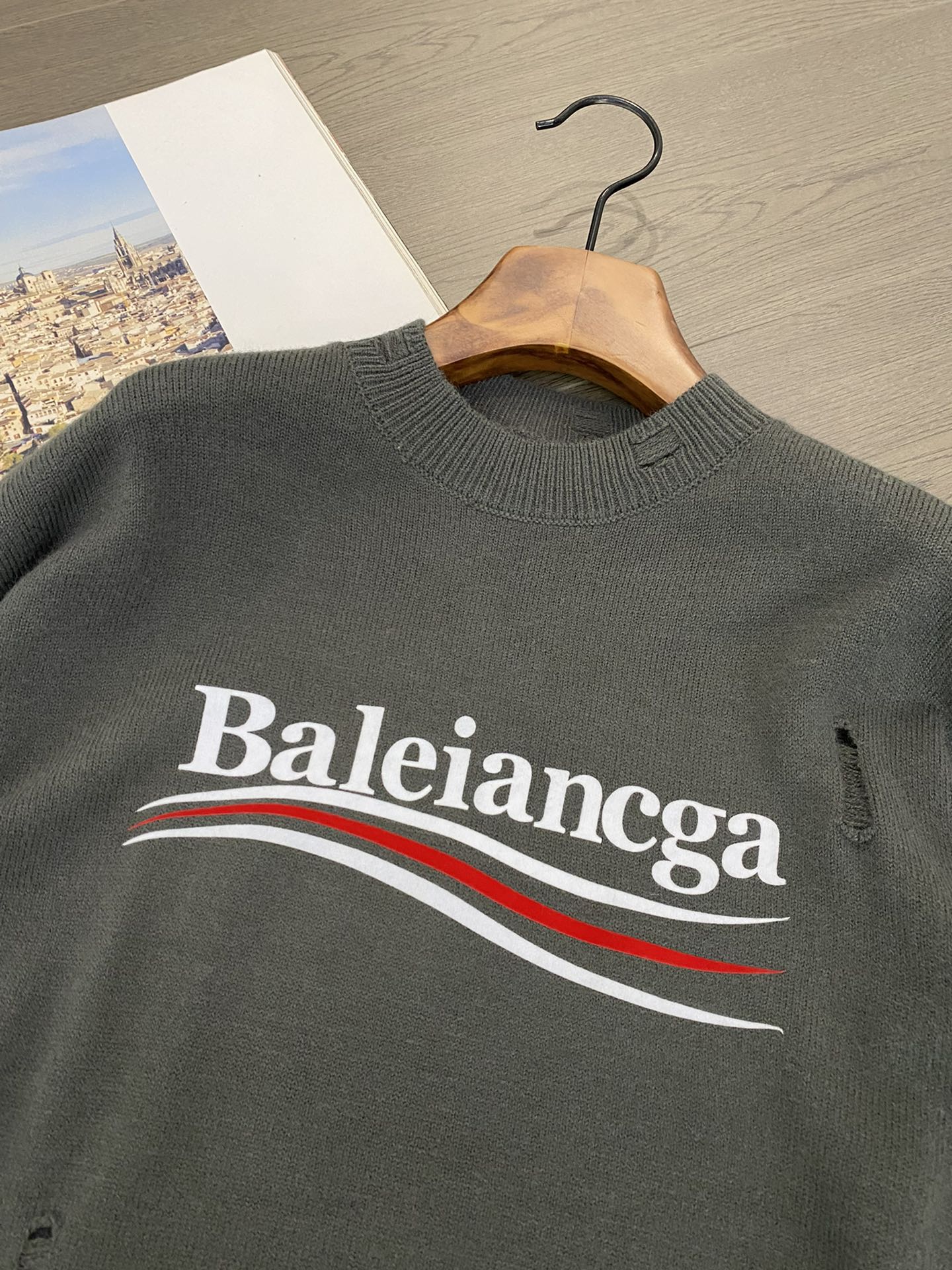 バレンシアガ なぜ偽物 BALENCIAGA 長袖 柔らかい 純綿 セーター 暖かい ブラック_4