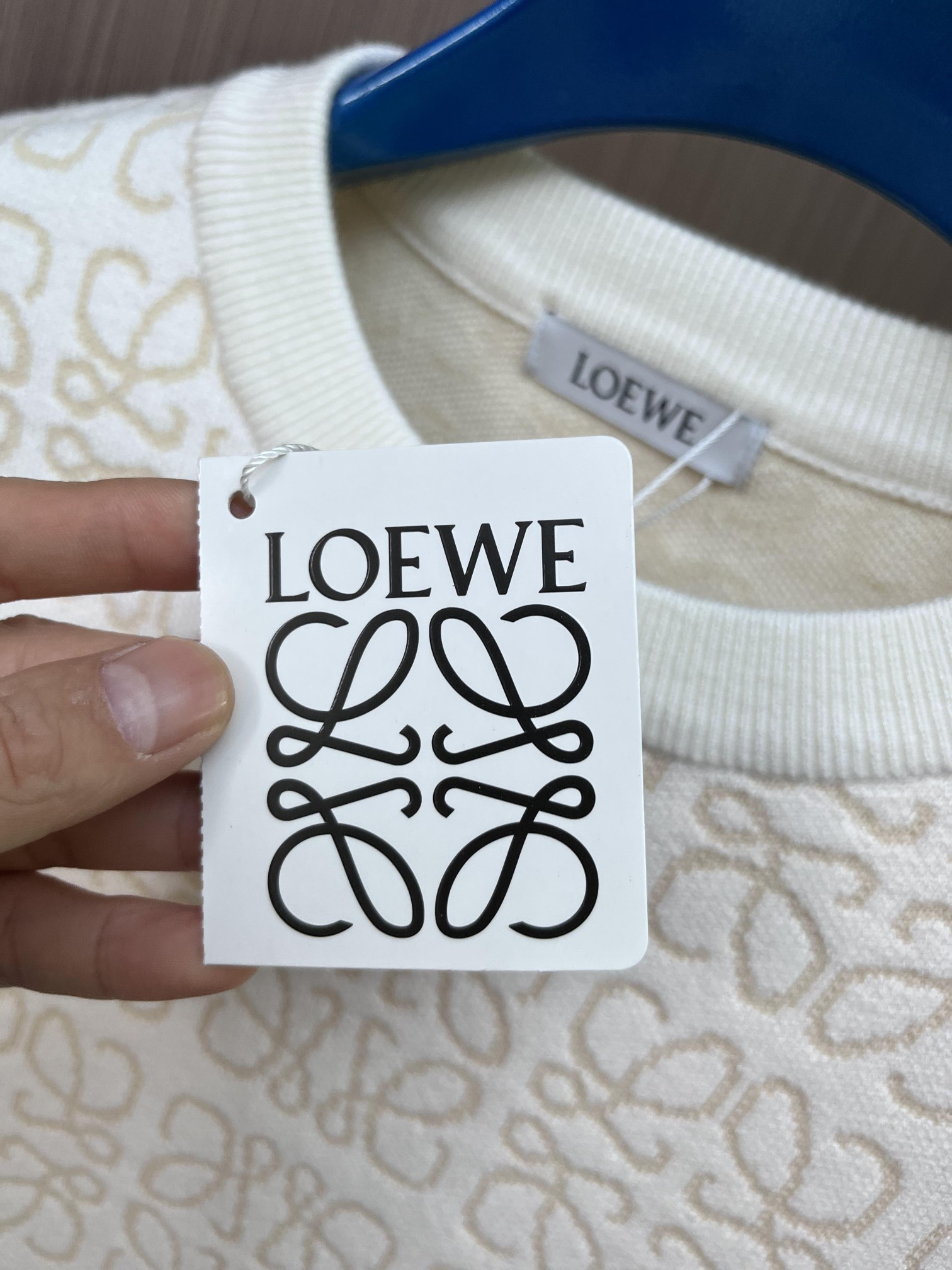 ロエベLOEWE限定スーパーコピージャージウールホワイト長袖ニットセーターふわふわ_5