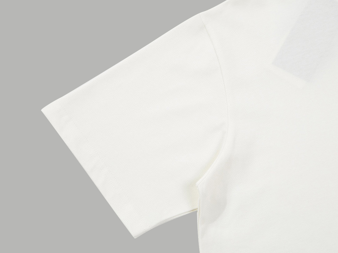 NEW圧倒的な新作fendi 布コピー 半袖Tシャツ  グラデーションカラーロゴ	_2