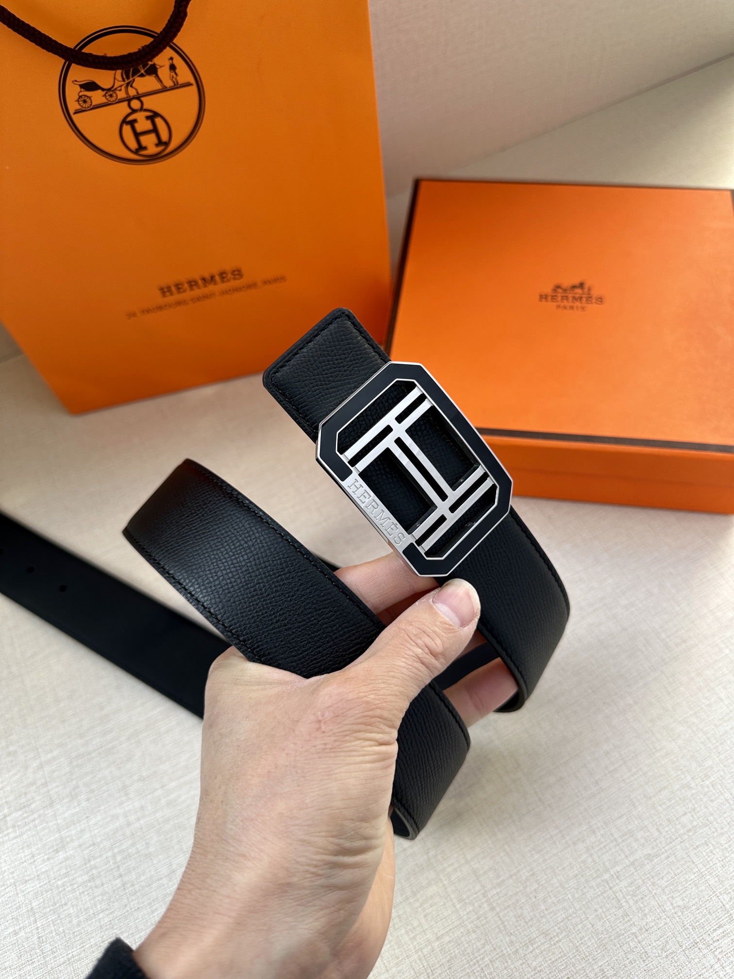 HERMES 限定品エルメスのベルトコピー メンズ ビジネス 紳士 プレゼント記念日 38mmサイズ ベルト ブラック_2